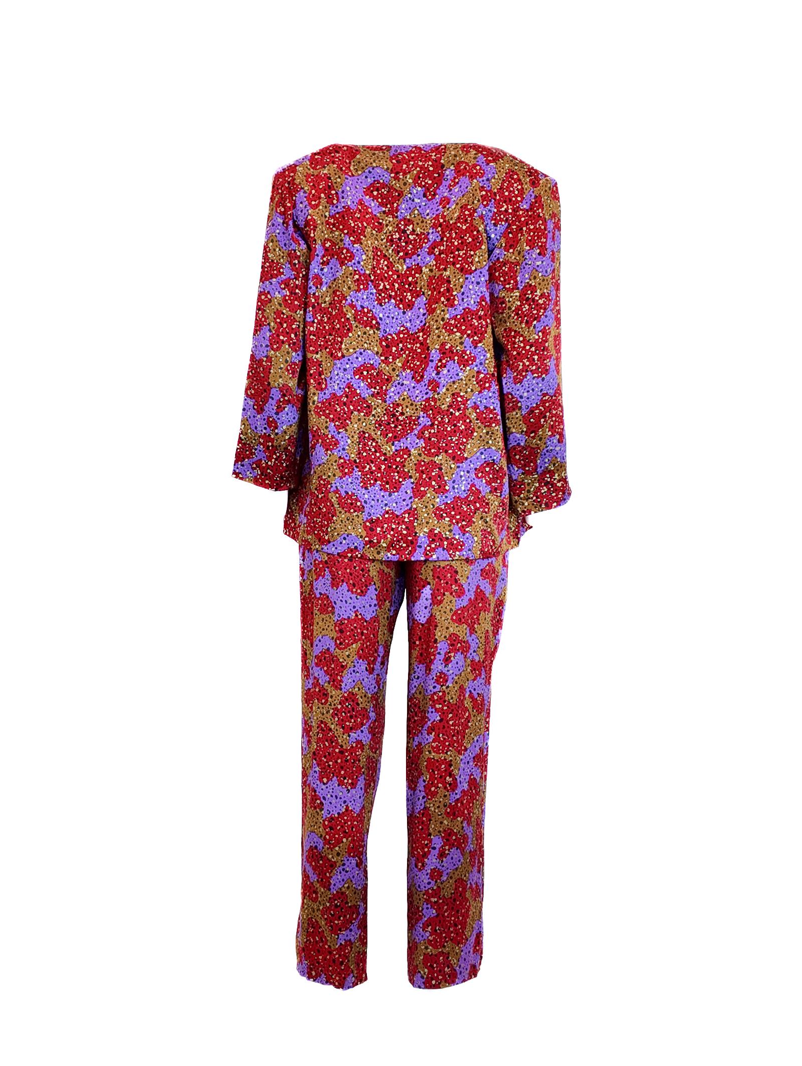 Conjunto de pantalón de seda estampado rojo Yves Saint Laurent Rive Gauche en Excelente estado para la venta en Los Angeles, CA