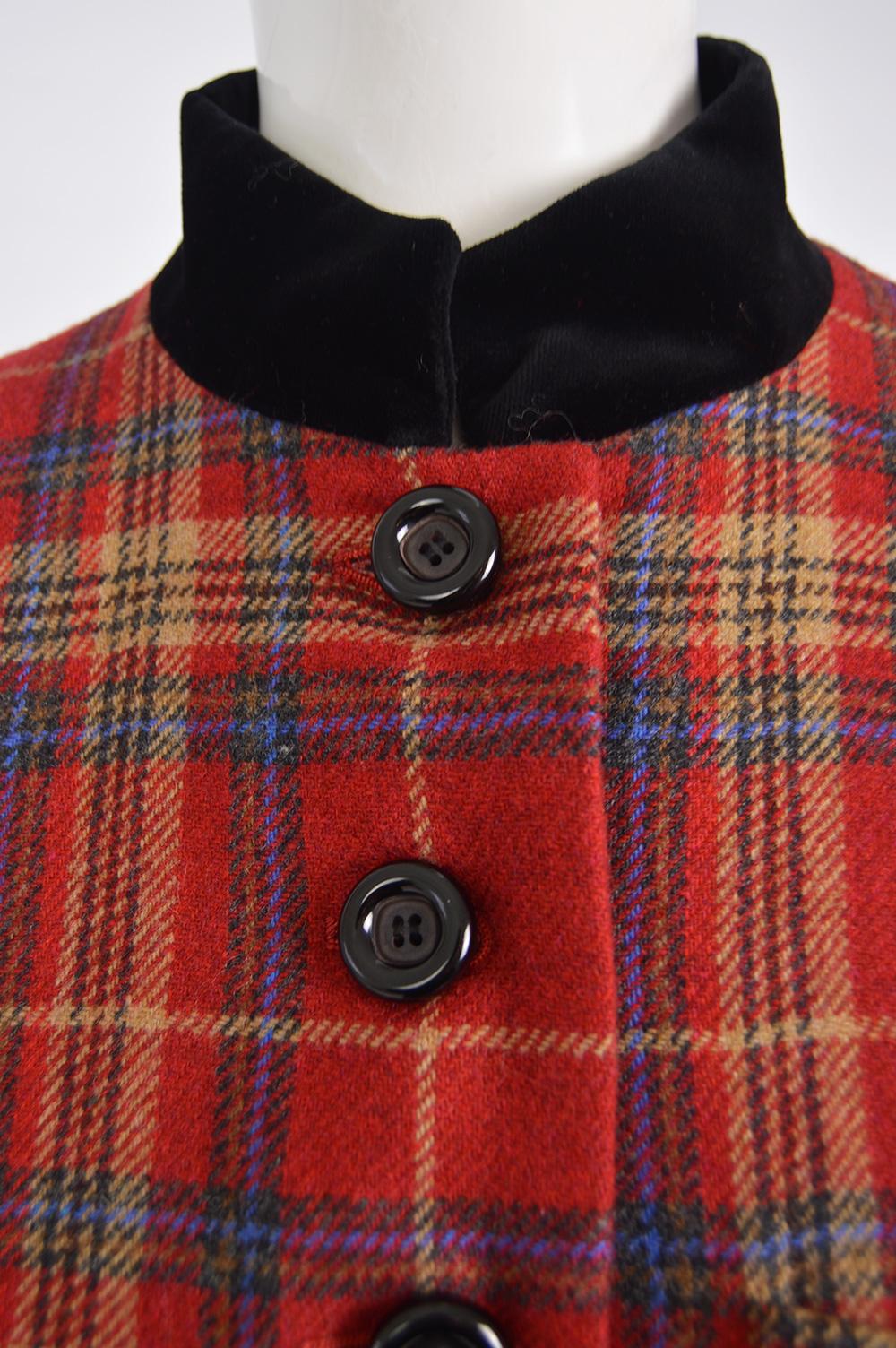 Yves Saint Laurent Rive Gauche Red Tartan Checked & Black Velvet Blazer, 1980s In Excellent Condition In Doncaster, South Yorkshire