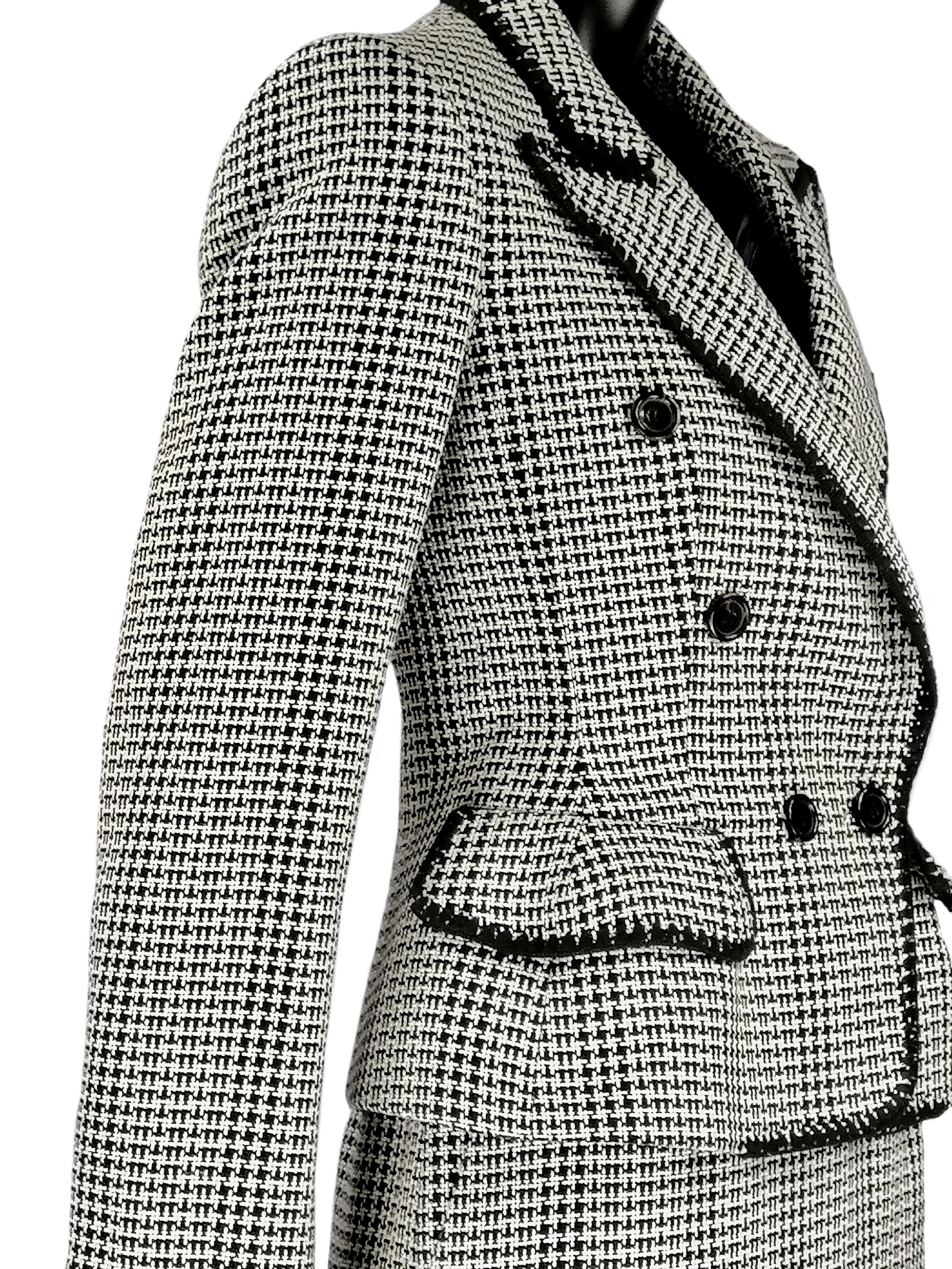 Women's YVES SAINT LAURENT Rive Gauche suit For Sale