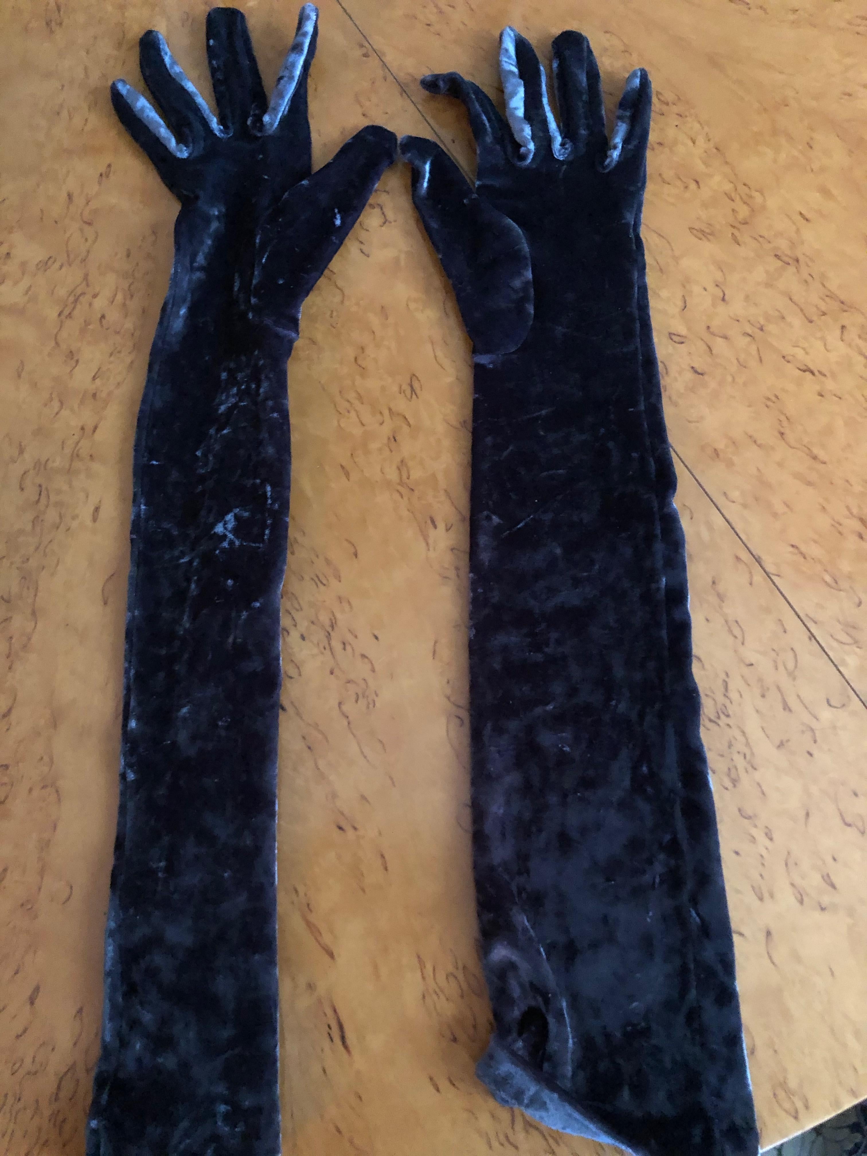 Black Yves Saint Laurent Rive Gauche Vintage 1970's Grey Velvet Elbow Length Gloves  For Sale