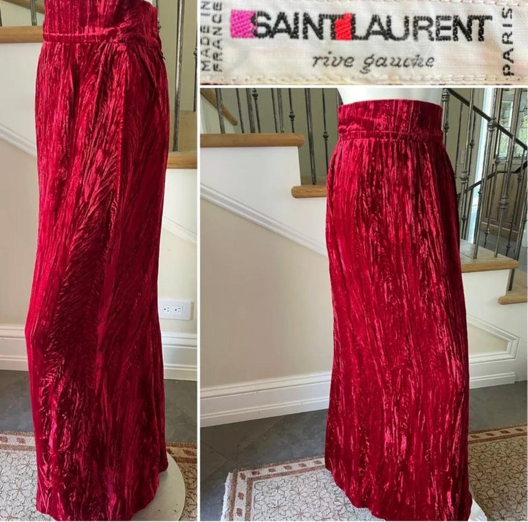 Yves Saint Laurent Rive Gauche 1970's Velvet High Waisted Maxi Skirt 
Perfect for the holidays
So pretty,  please use the zoom feature to see details.
Appx Size 38-40 size tag no longer attached
Waist 26