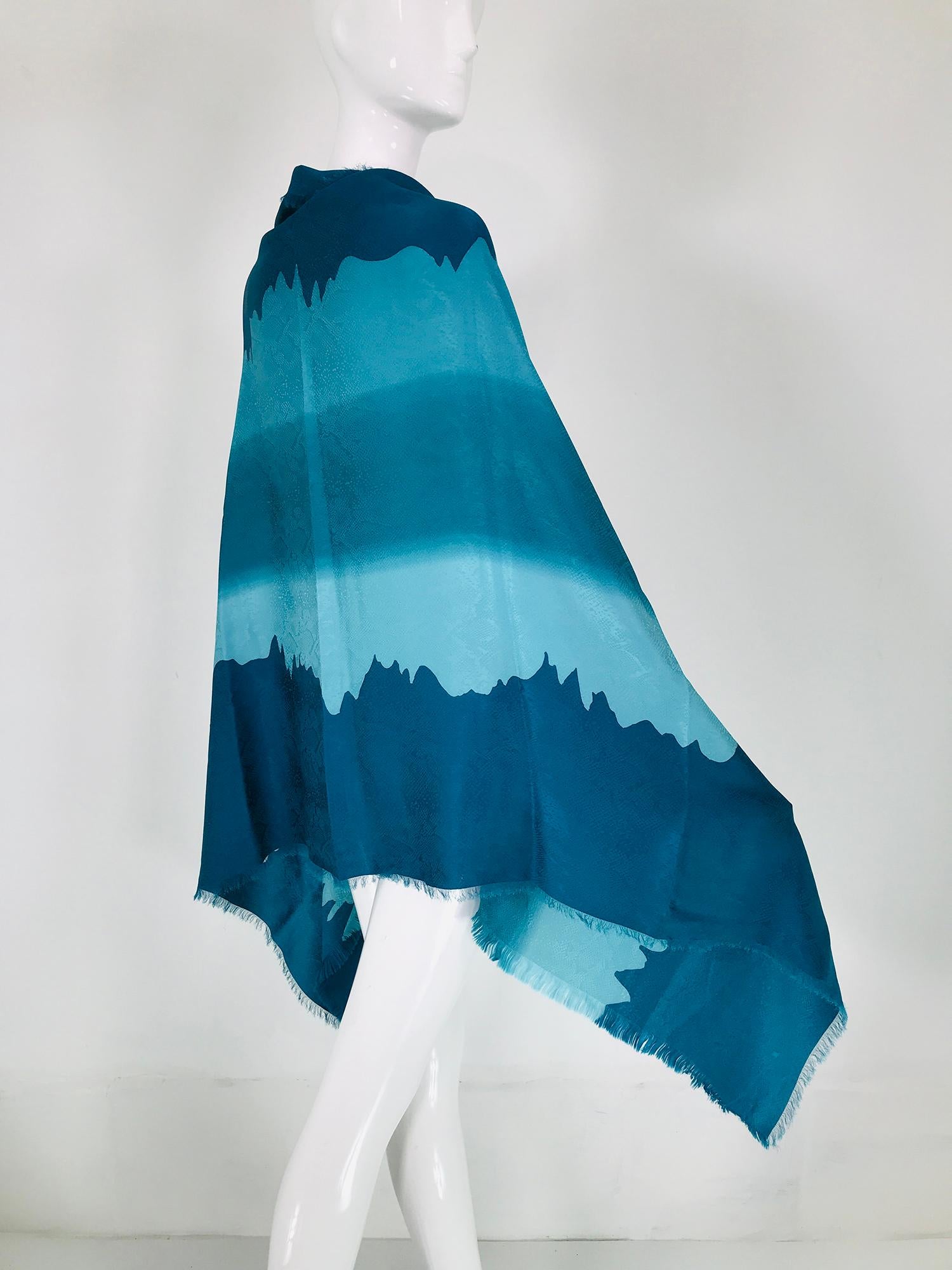 Yves Saint Laurent Rive Gauche X Long châle rectangulaire en soie texturée  Unisexe en vente