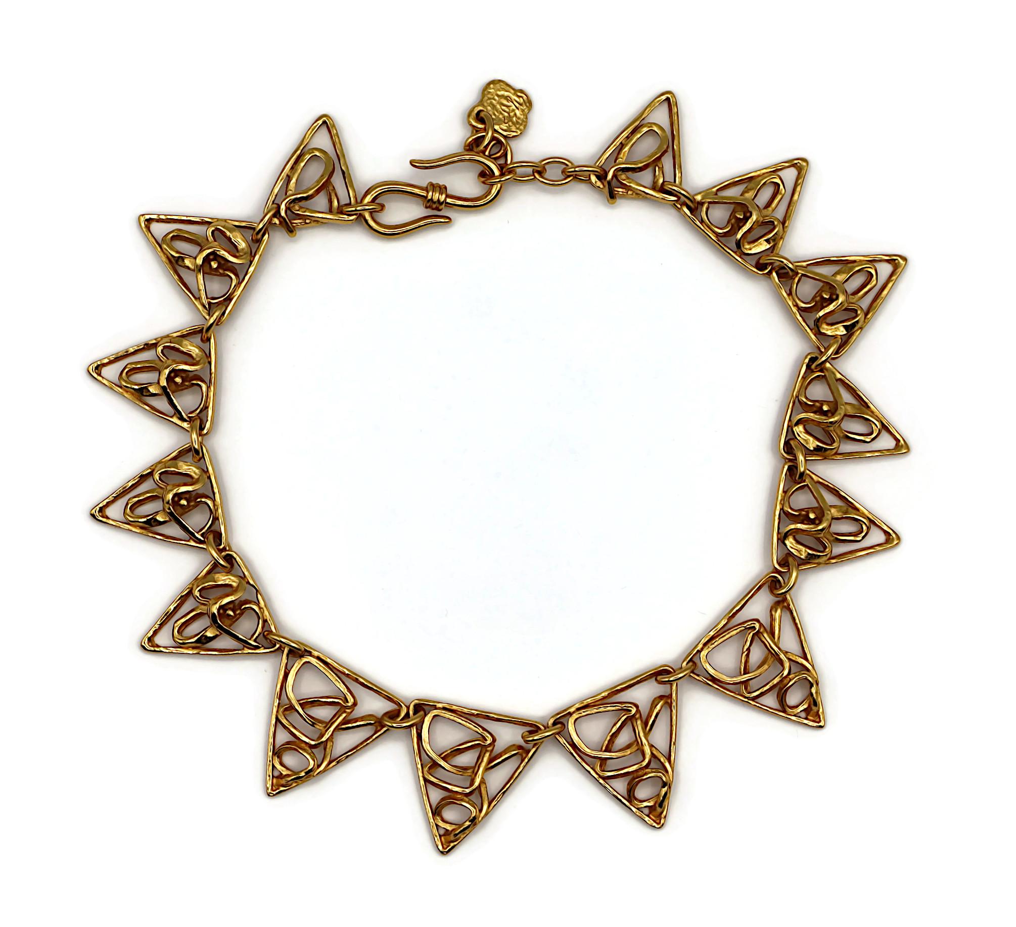 Yves Saint Laurent Rive Gauche YSL Vintage Collana a triangolo geometrica in tonalità oro In condizioni buone in vendita a Nice, FR