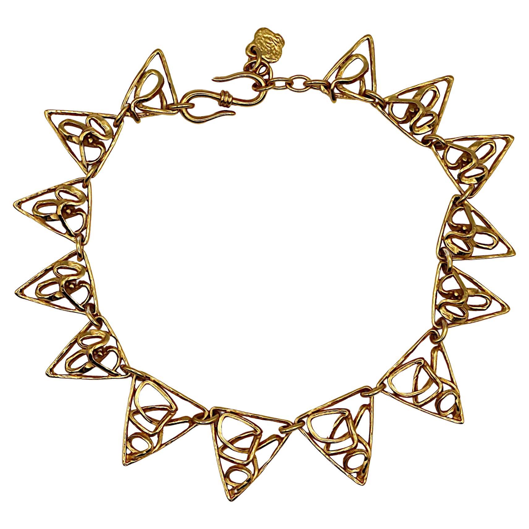 Yves Saint Laurent Rive Gauche YSL Vintage Collana a triangolo geometrica in tonalità oro in vendita
