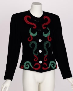 Yves Saint Laurent Giacca ricamata in velluto rosso e verde, 1989