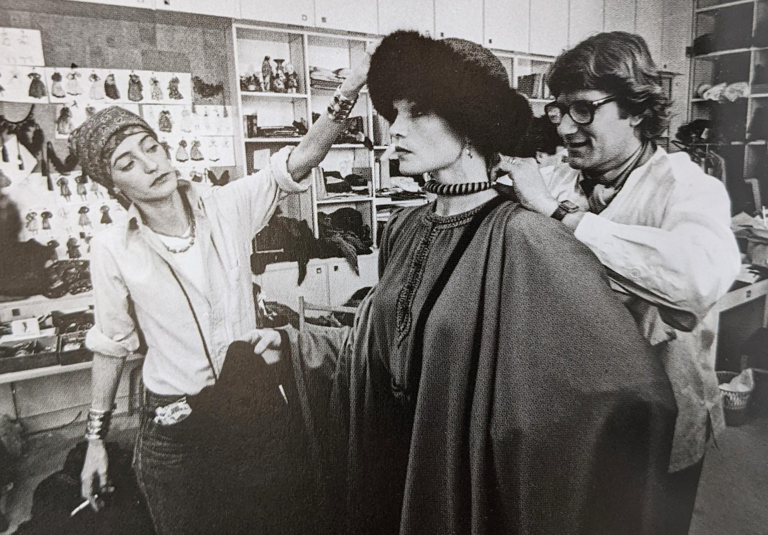 Yves Saint Laurent Russische Kollektion Fackel-Halskette, H/W 1976 im Angebot 5