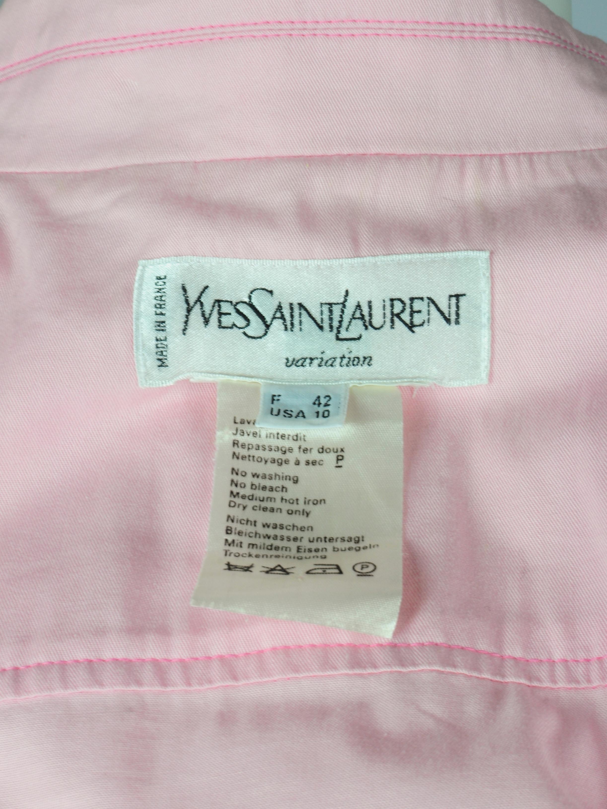 Yves Saint Laurent Saharienne Safari Zweiteiliges Rock-Anzug-Set mit rosa Taschen 1990er im Angebot 11