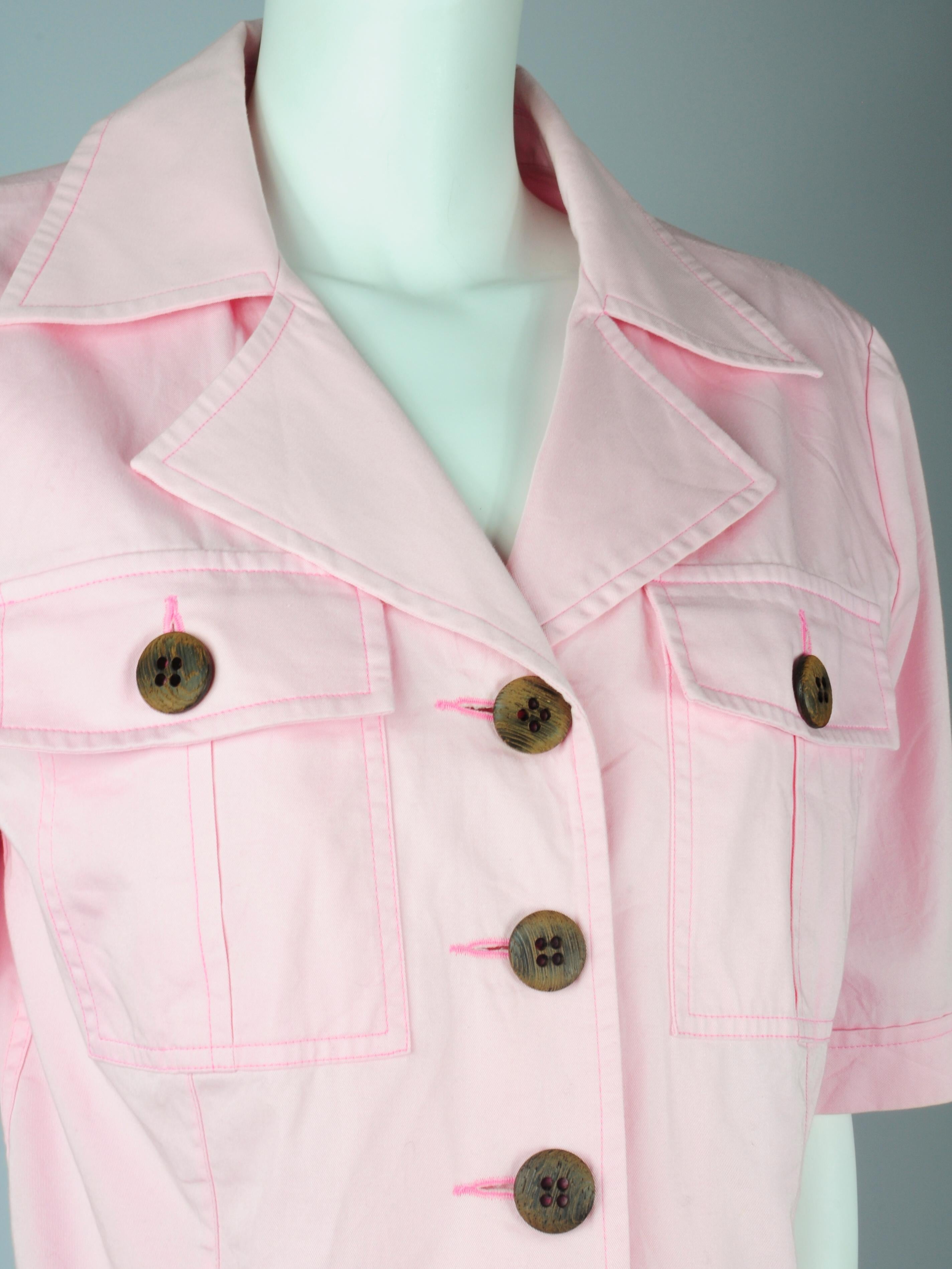 Yves Saint Laurent Saharienne Safari Zweiteiliges Rock-Anzug-Set mit rosa Taschen 1990er im Angebot 1