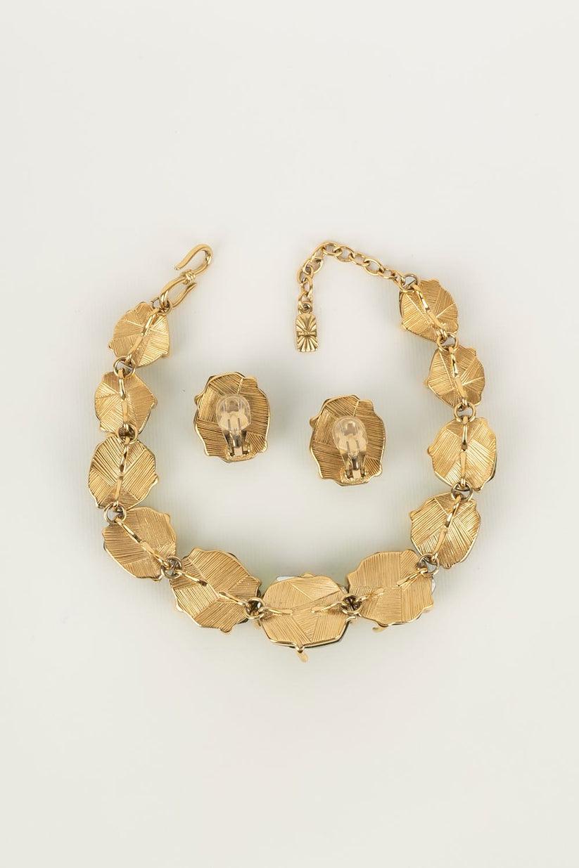Yves Saint Laurent Set aus Halskette und Ohrringen aus Goldmetall und grünem Harz im Angebot 3