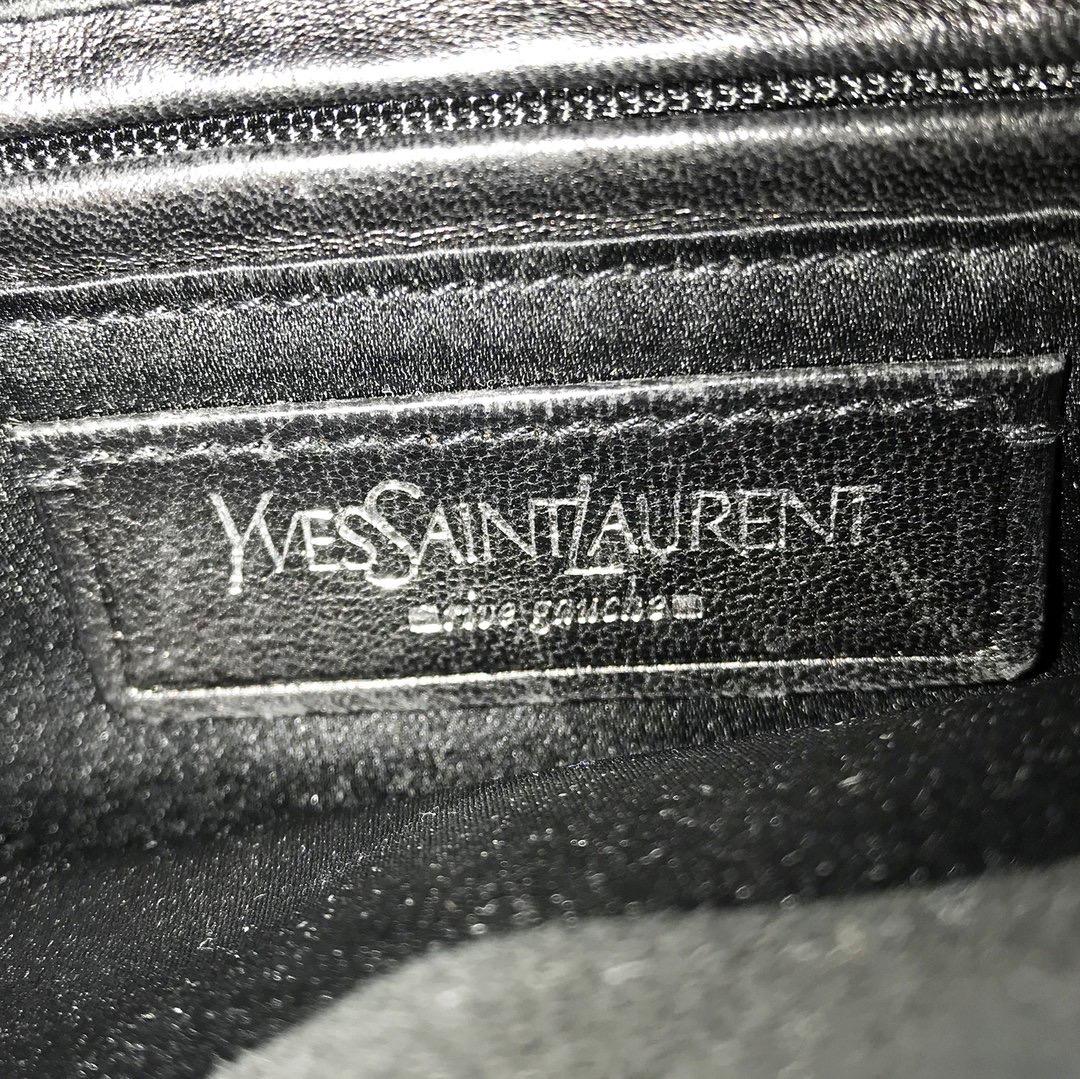 Yves Saint Laurent Shoulder Bag 2