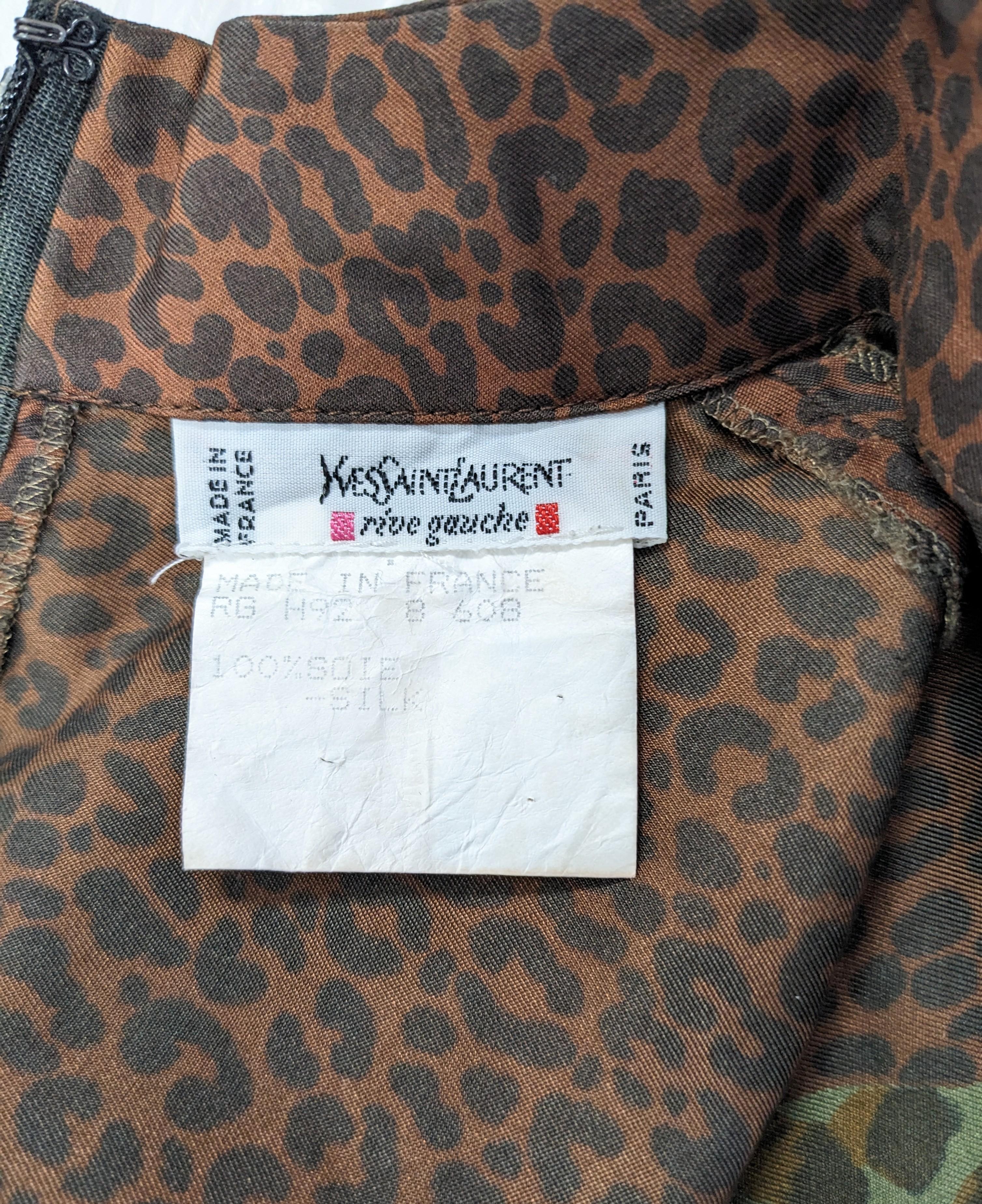 Yves Saint Laurent - Camicetta in seta con stampa animale in vendita 5
