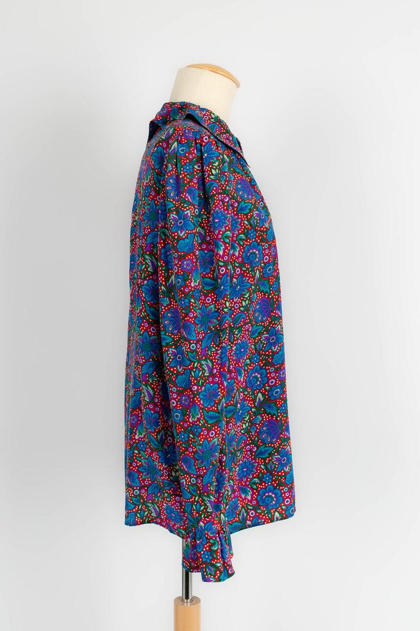 Yves Saint Laurent Silk Blouse/ Top In Excellent Condition For Sale In SAINT-OUEN-SUR-SEINE, FR