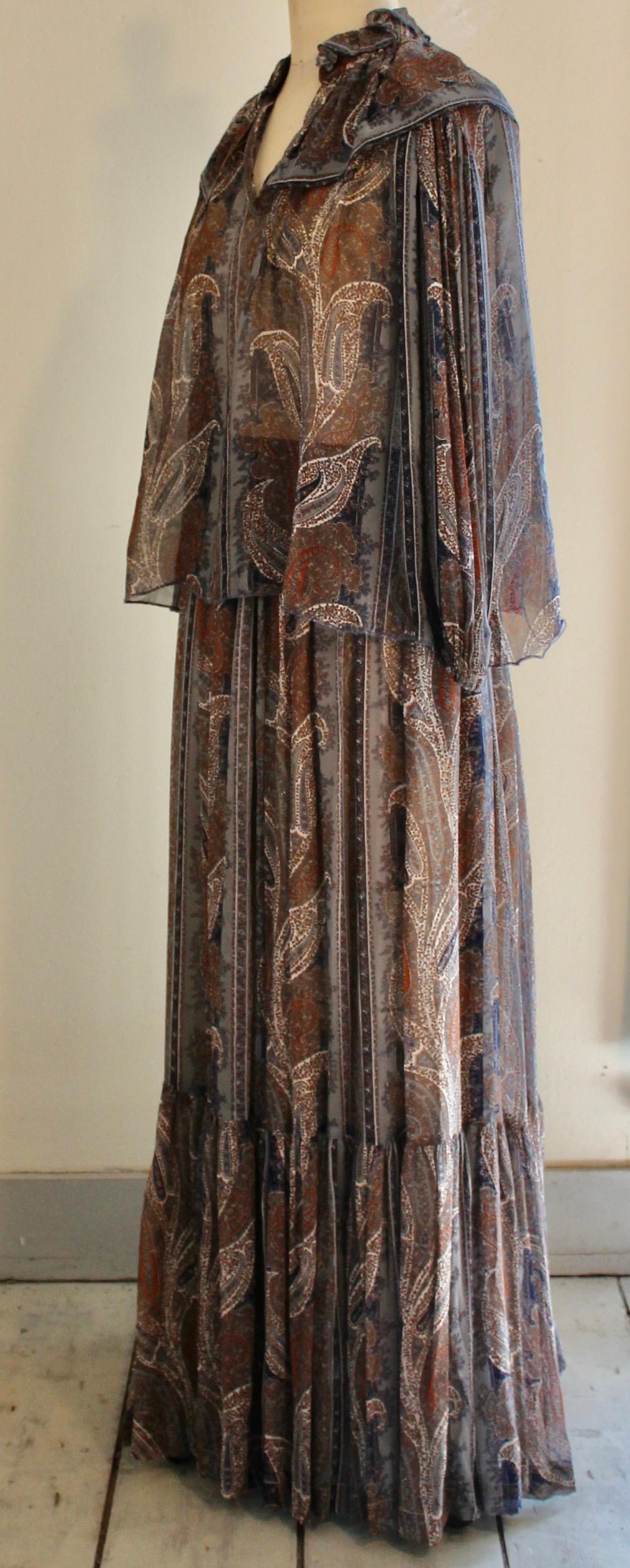Paisley silk chiffon outfit from Yves Saint Laurent's 'Russian Collection'.1970's. Skirt lined in silk chiffon.
Length of skirt 39