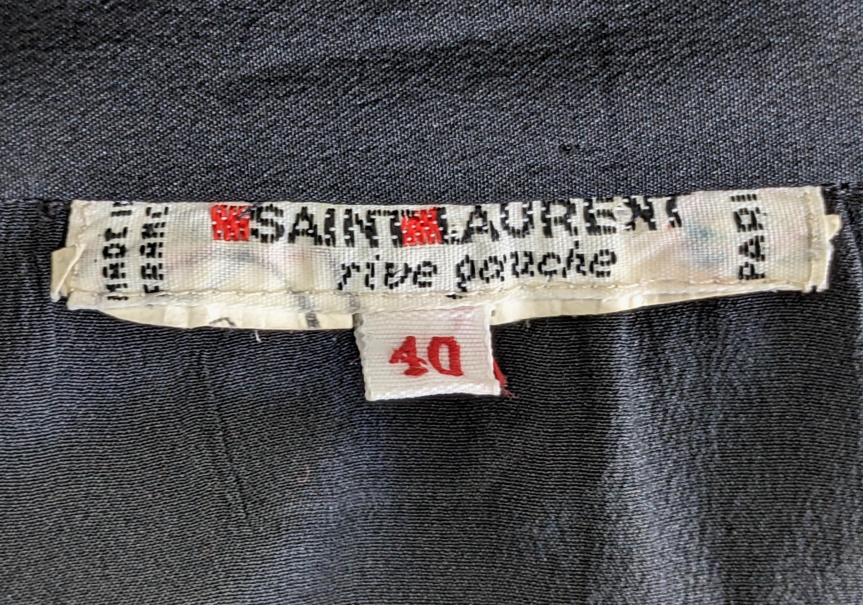 Camicetta con fiocco in crepe di seta di Yves Saint Laurent in vendita 6