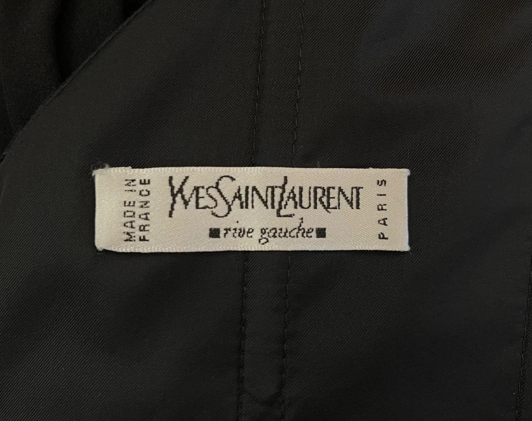 Yves Saint Laurent gerafftes Seidenkleid mit Rüschen Damen im Angebot