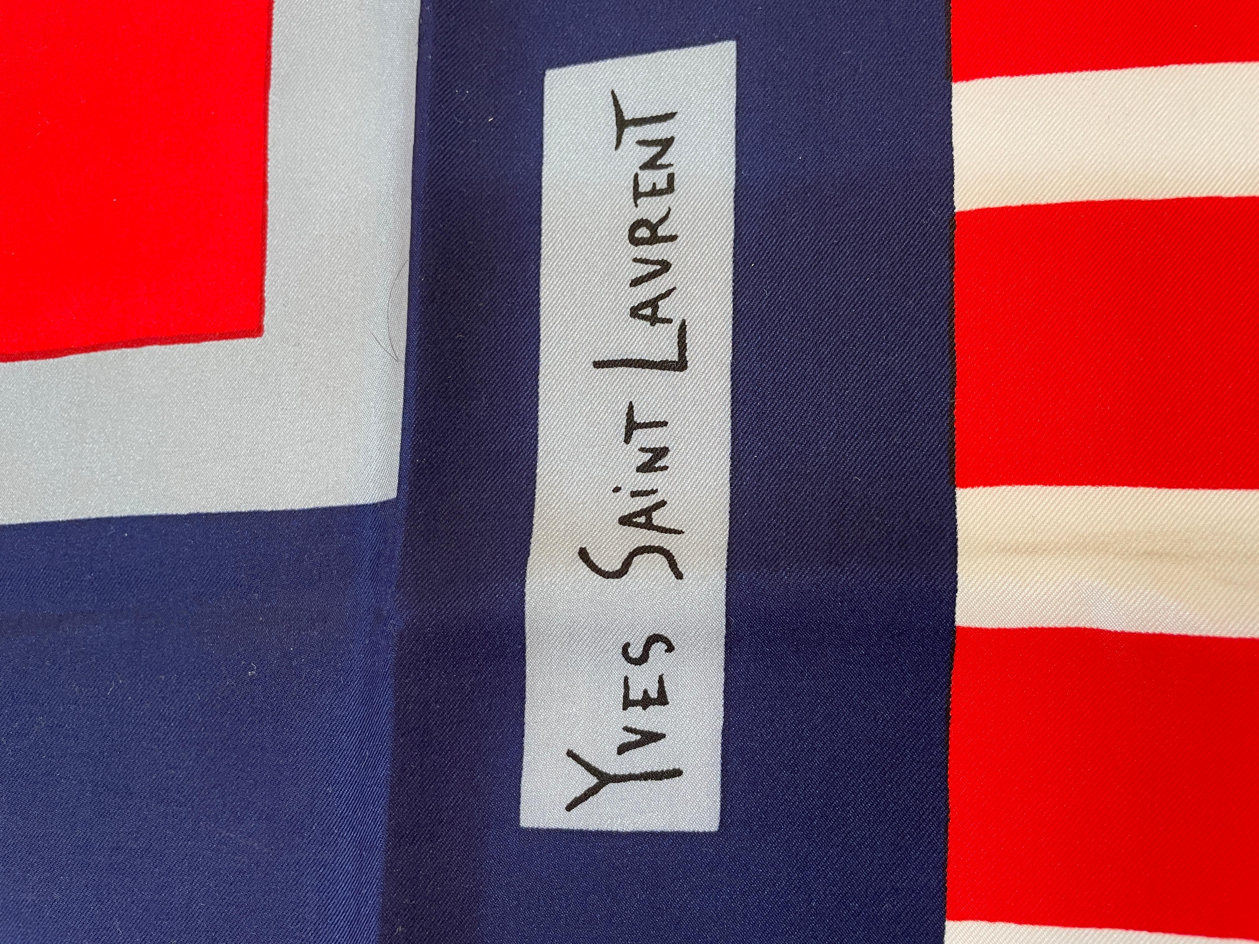 Yves Saint Laurent Seidenschal Blau und Rot Abstrakt 1980er Jahre im Angebot 3