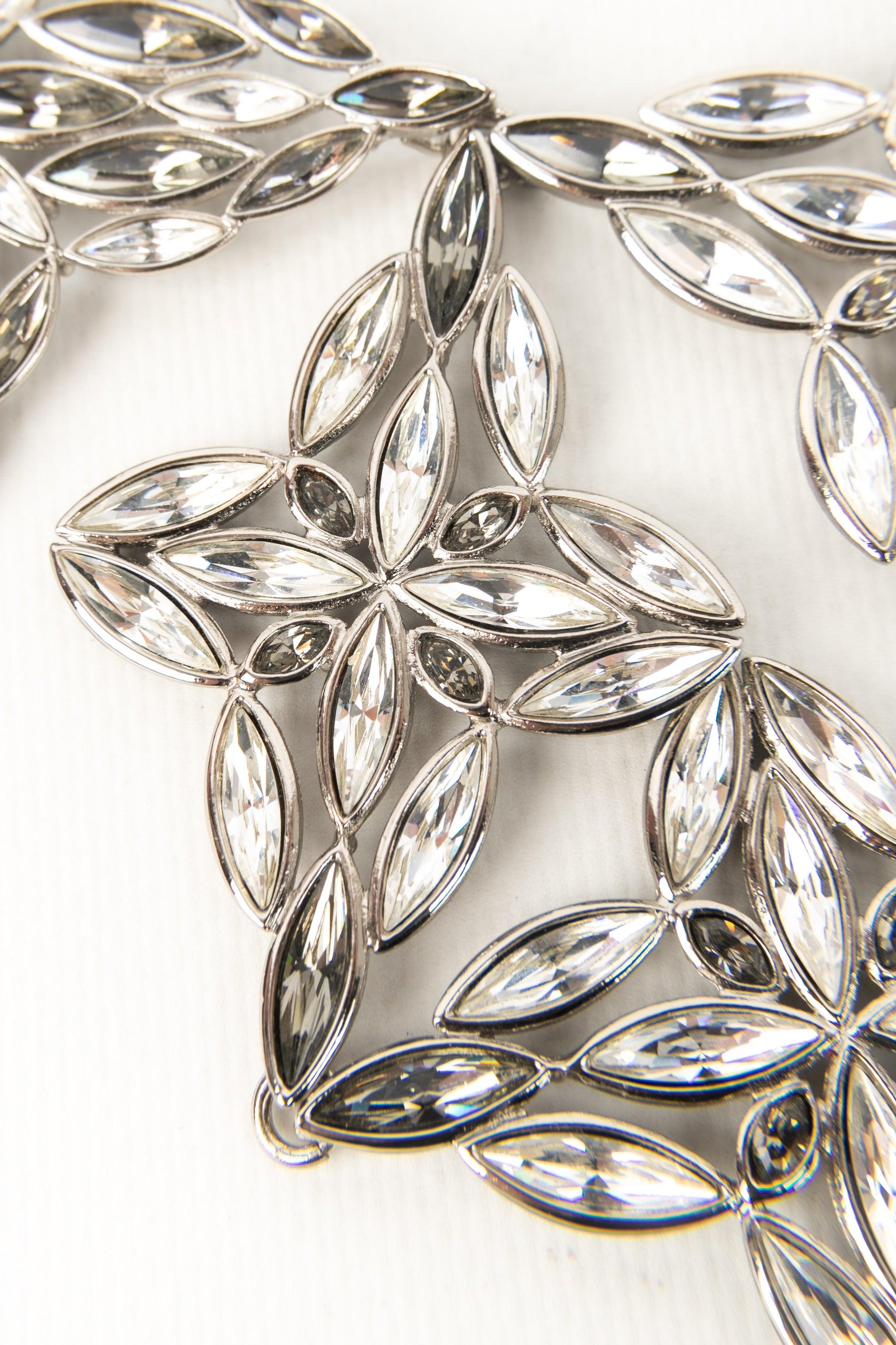Yves Saint Laurent Silberne Metallhalskette aus Metall mit Strasssteinen Damen im Angebot