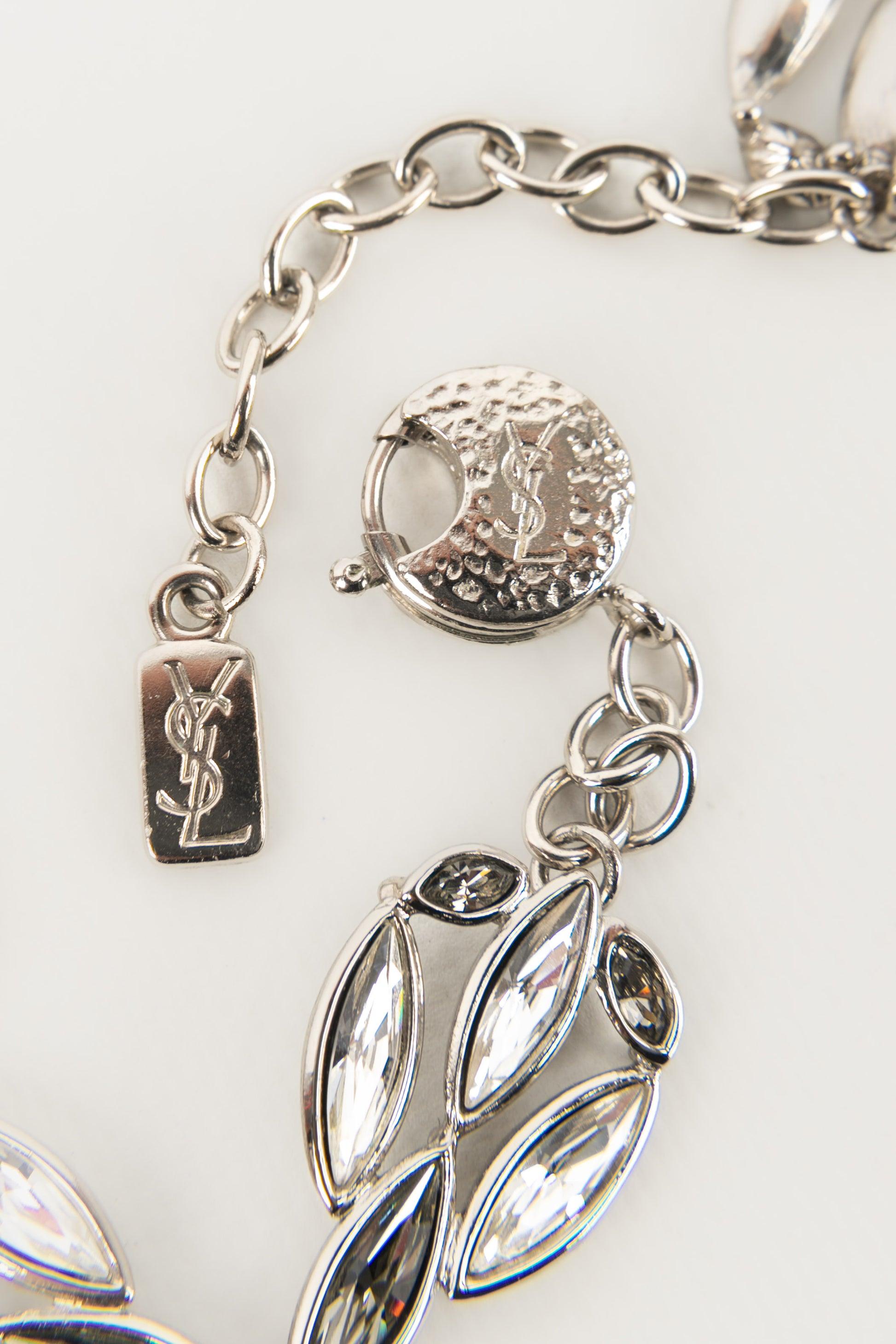 Yves Saint Laurent, collier en métal argenté avec strass en vente 1