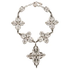Yves Saint Laurent Collar de metal plateado con brillantes