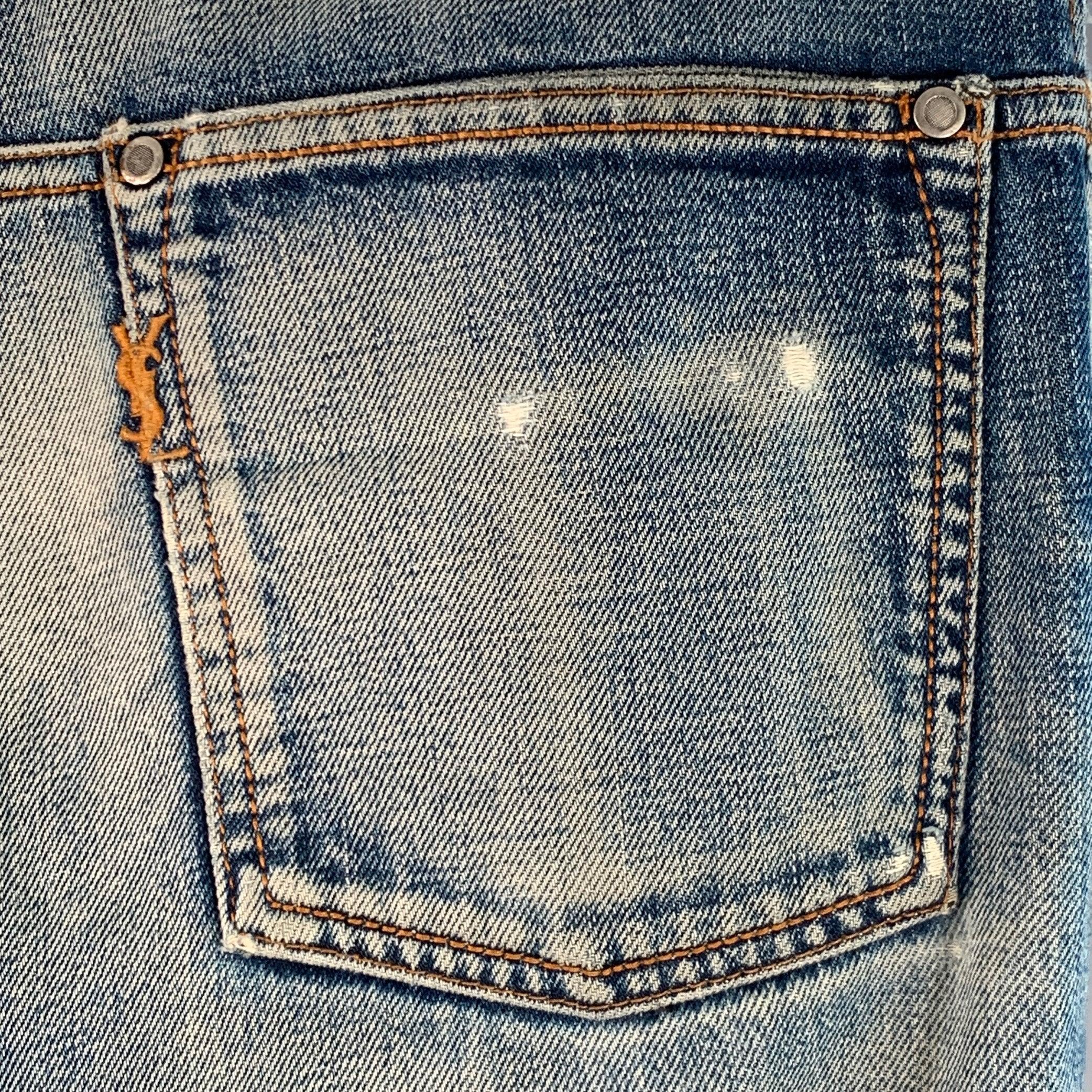 YVES SAINT LAURENT Talla 32 Azul Algodón Envejecido Vaqueros rectos Slim Button Fly en Excelente estado para la venta en San Francisco, CA