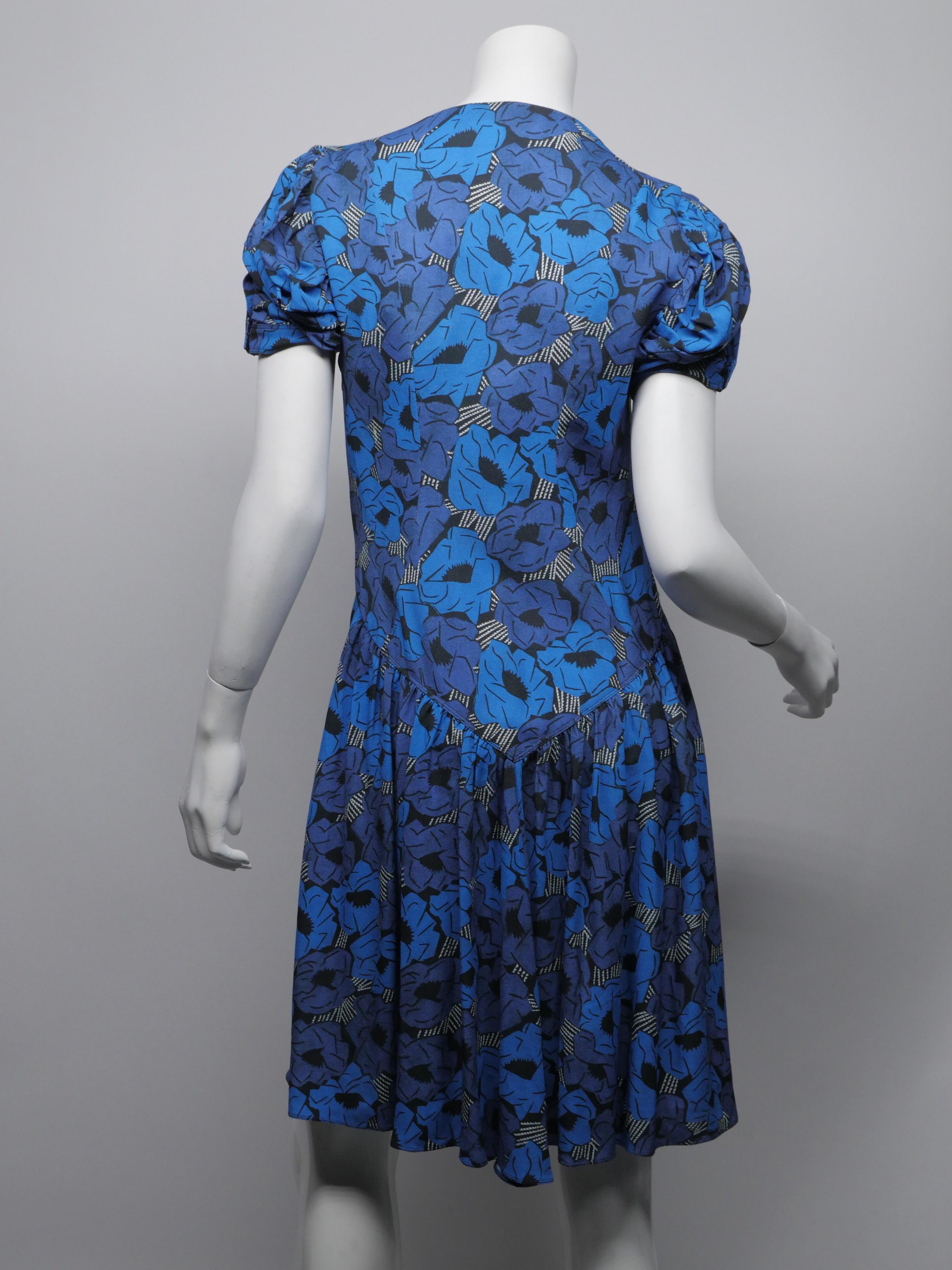 Women's or Men's Yves Saint Laurent Size 38 Blue Floral Dress