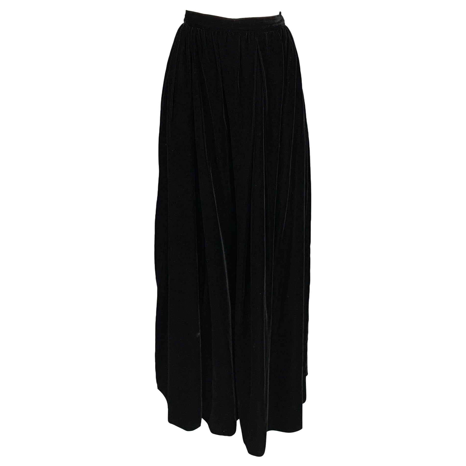 YVES SAINT LAURENT Taille 8 Jupe plissée en viscose de rayonne noire