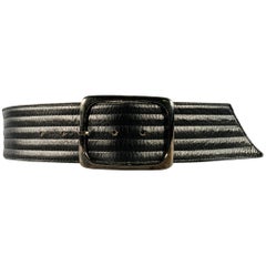 YVES SAINT LAURENT Taille M Ceinture en cuir noir matelassé