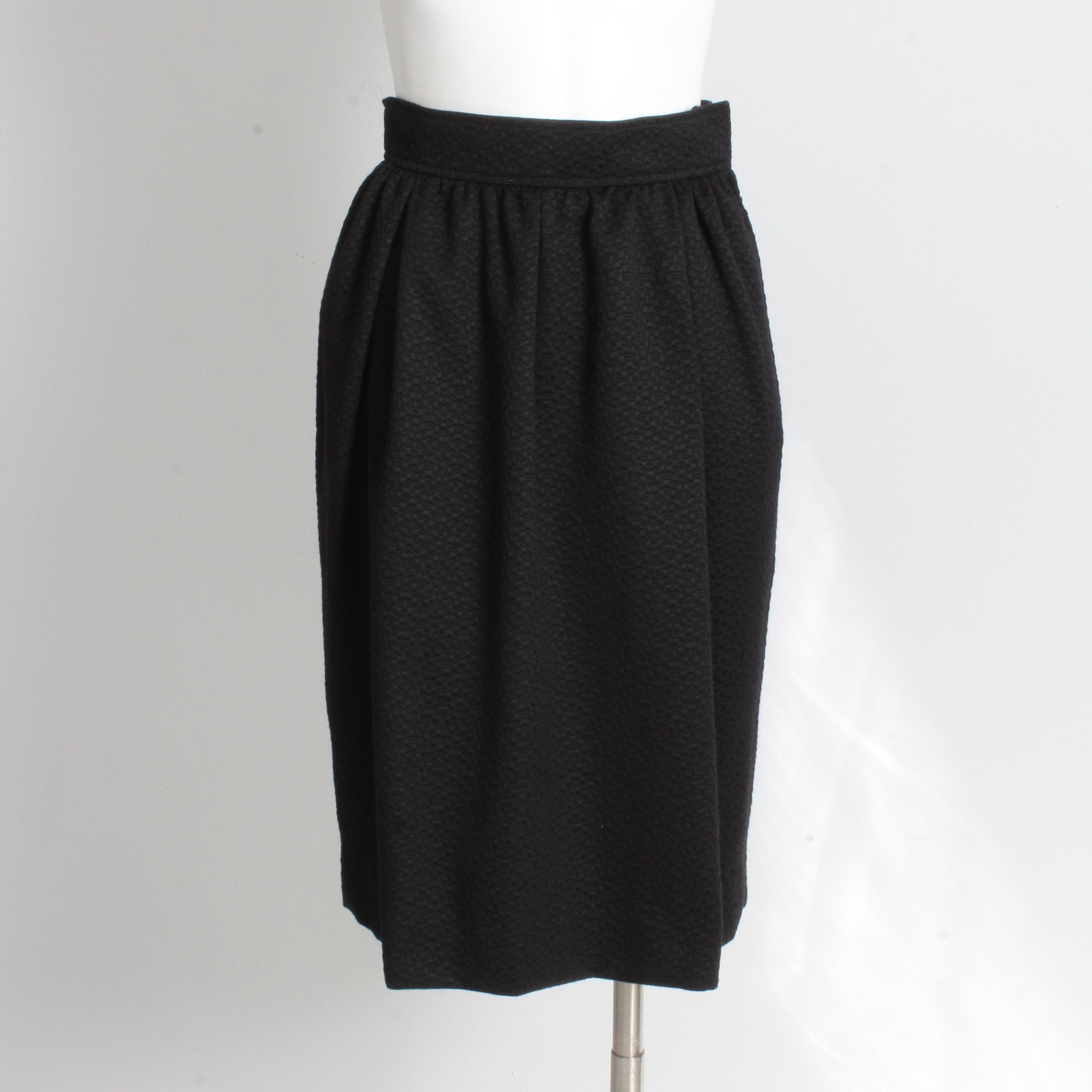 Yves Saint Laurent Skirt Pencil Black Textured Knit YSL Rive Gauche Size 38 90s For Sale 1