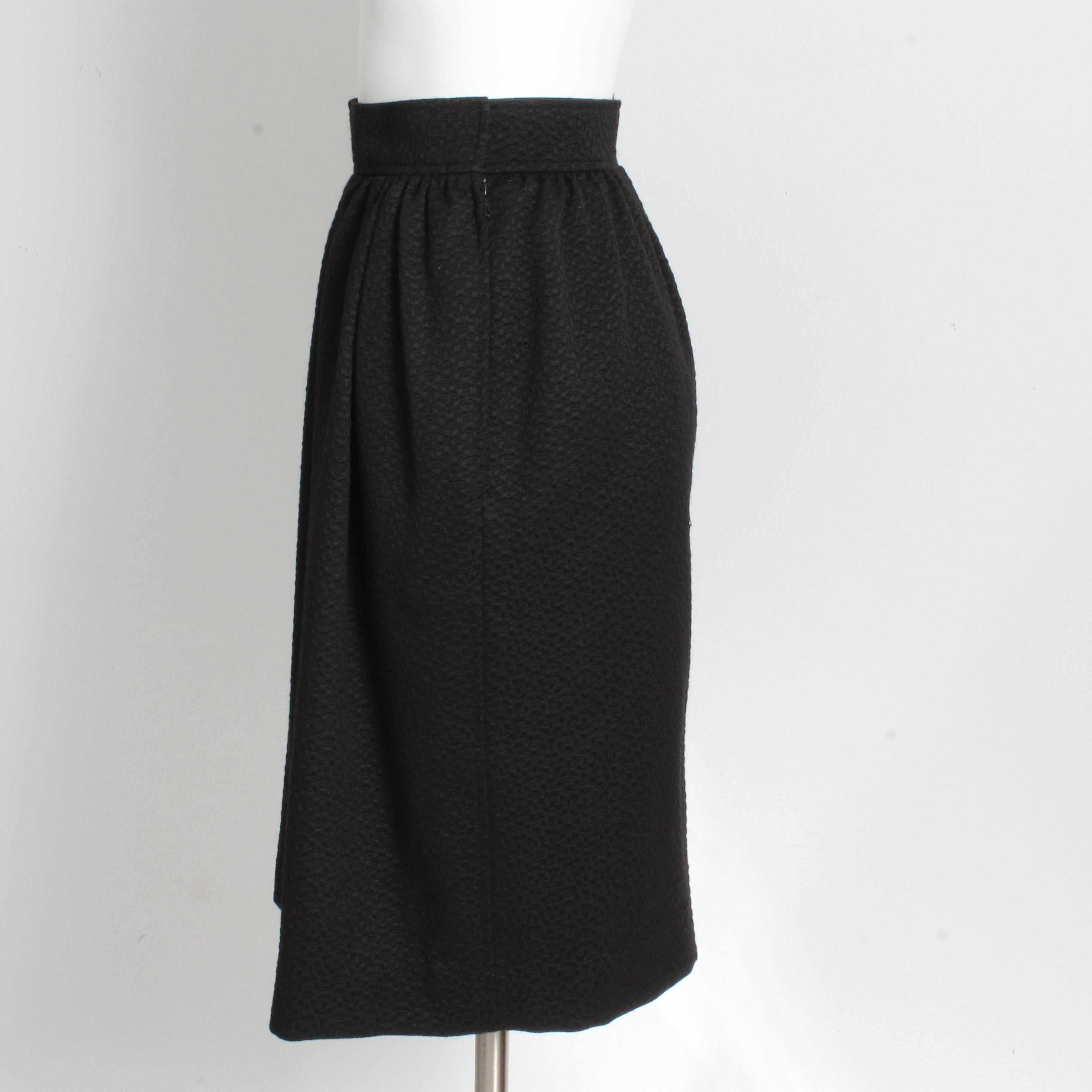 Yves Saint Laurent Skirt Pencil Black Textured Knit YSL Rive Gauche Size 38 90s For Sale 3