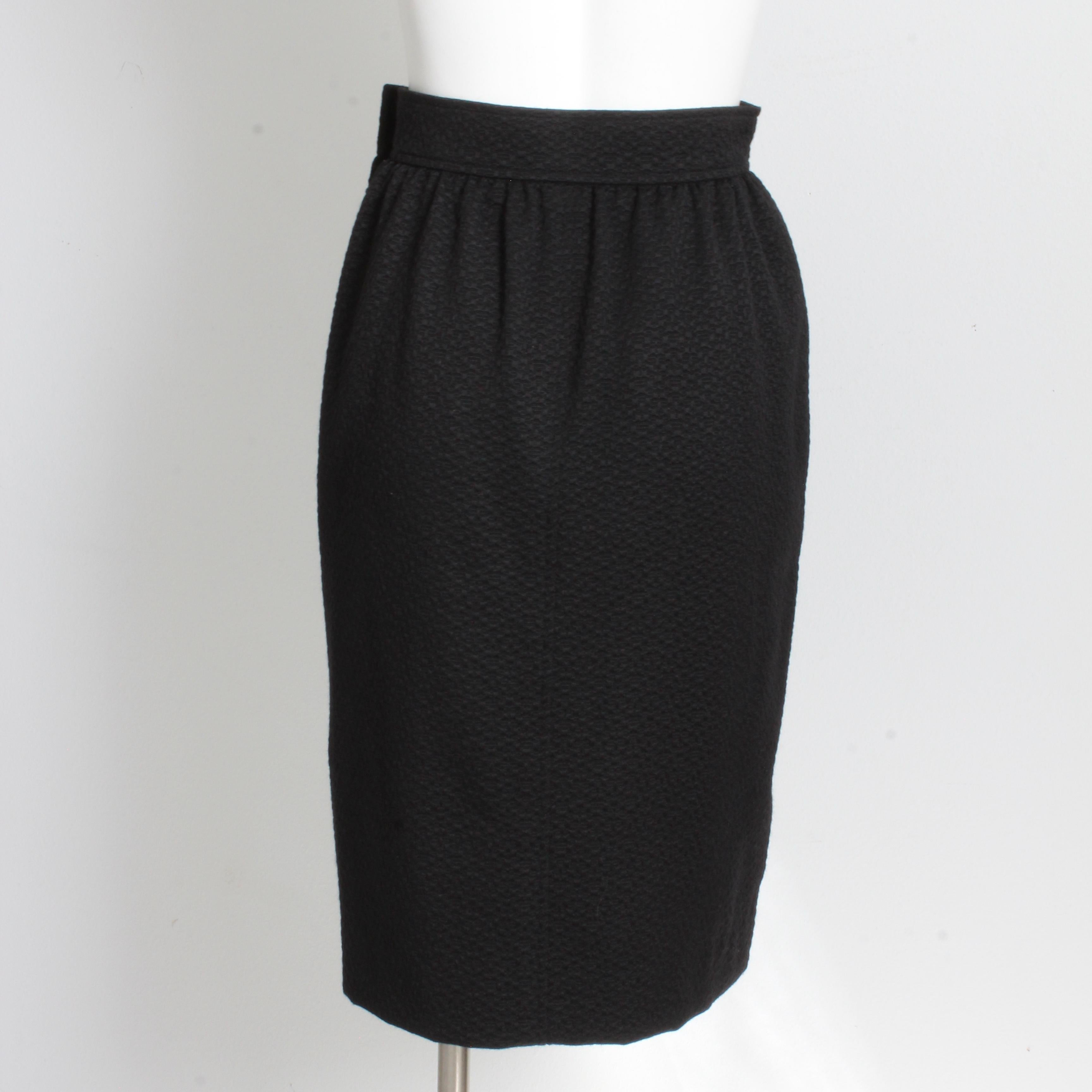 Yves Saint Laurent Jupe Pencil Noir Maille Texturée YSL Rive Gauche Taille 38 90s en vente 4