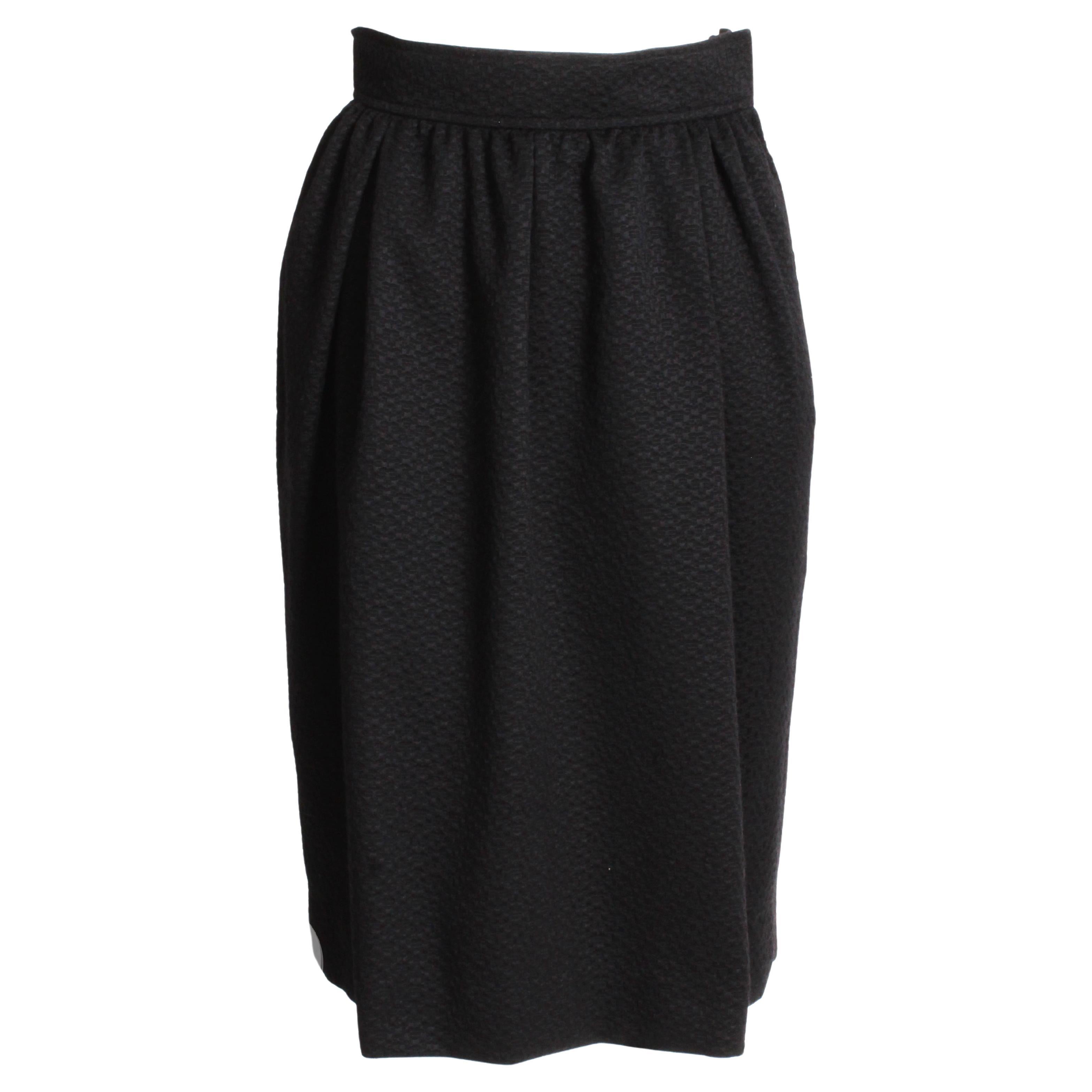 Yves Saint Laurent Skirt Pencil Black Textured Knit YSL Rive Gauche Size 38 90s For Sale