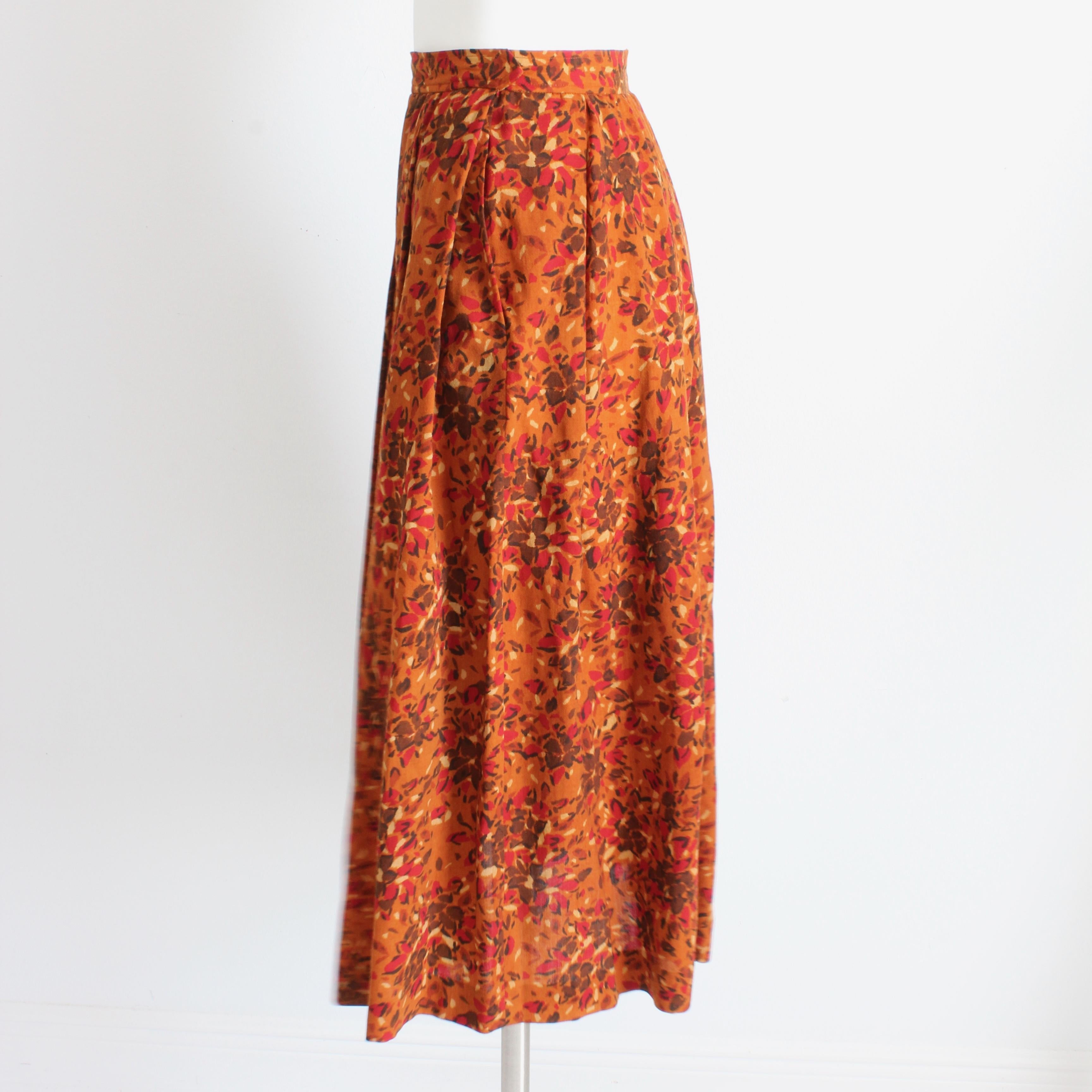 Yves Saint Laurent Skirt Pleated A-Line Floral Print Wool Size 38 Vintage 80s In Good Condition For Sale In Port Saint Lucie, FL
