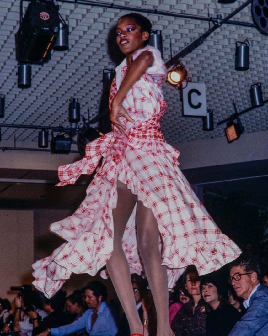 YVES SAINT LAURENT S/S 1978 YSL 2 Pc Green Plaid Peasant Blouse Wrap Skirt Set 4