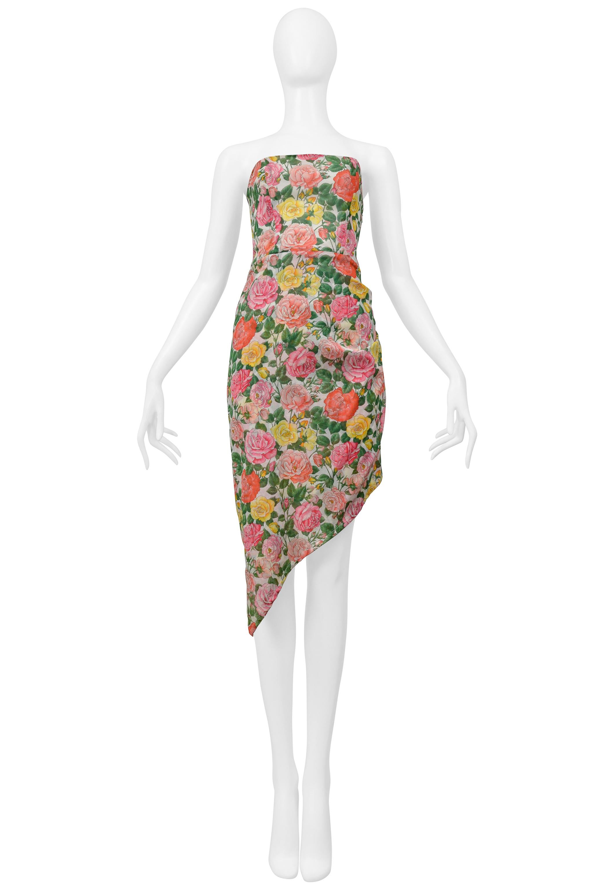 Resurrection Vintage is excited to offer a vintage Yves Saint Laurent cotton strapless dress featuring a colorful floral print, fitted bodice, horizontal pleated skirt, and asymmetrical hem.

Yves Saint Laurent
Size F36
Self: 100% Cotton
Excellent