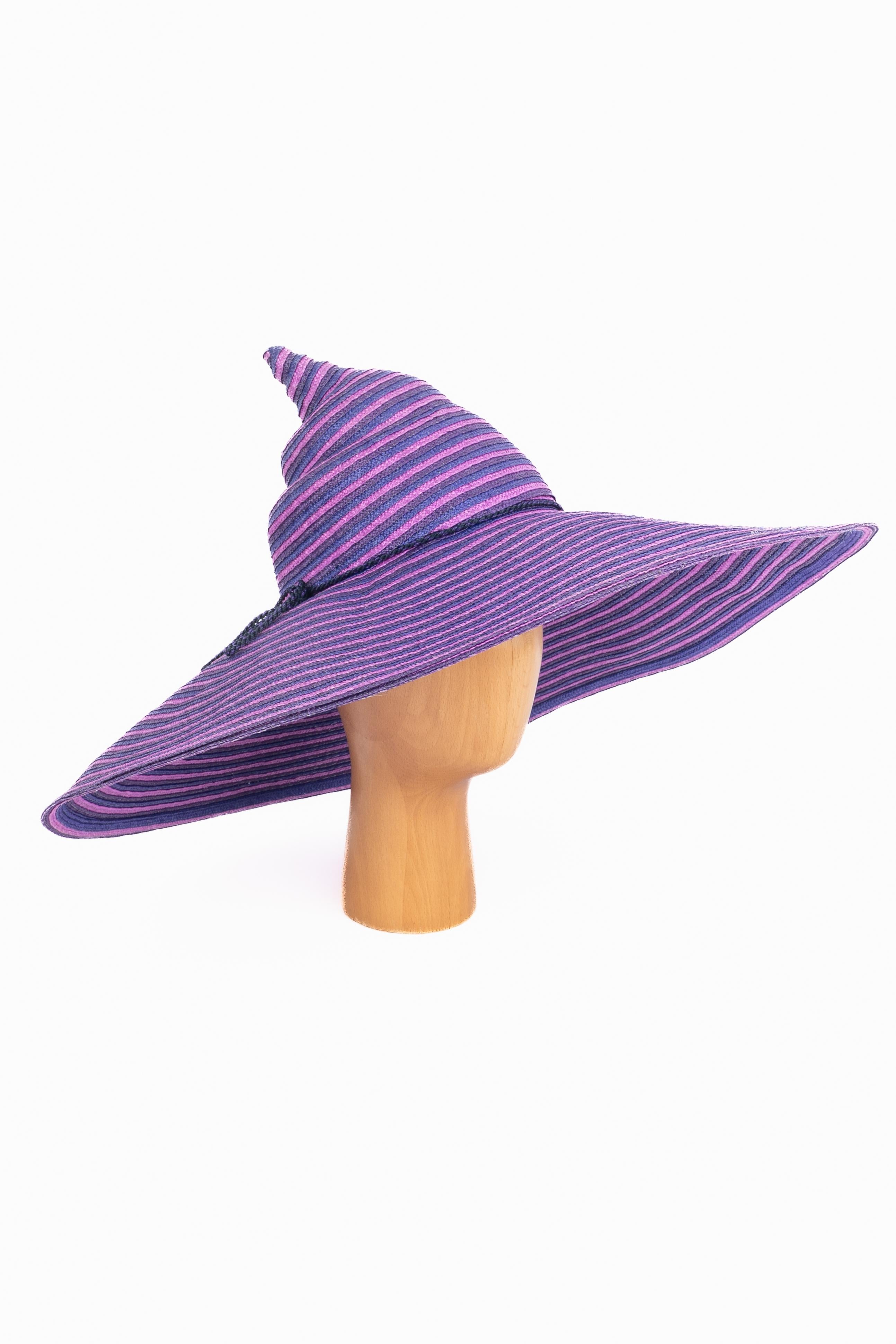 Cappello di paglia Yves Saint Laurent Sfilata di moda in vendita 5
