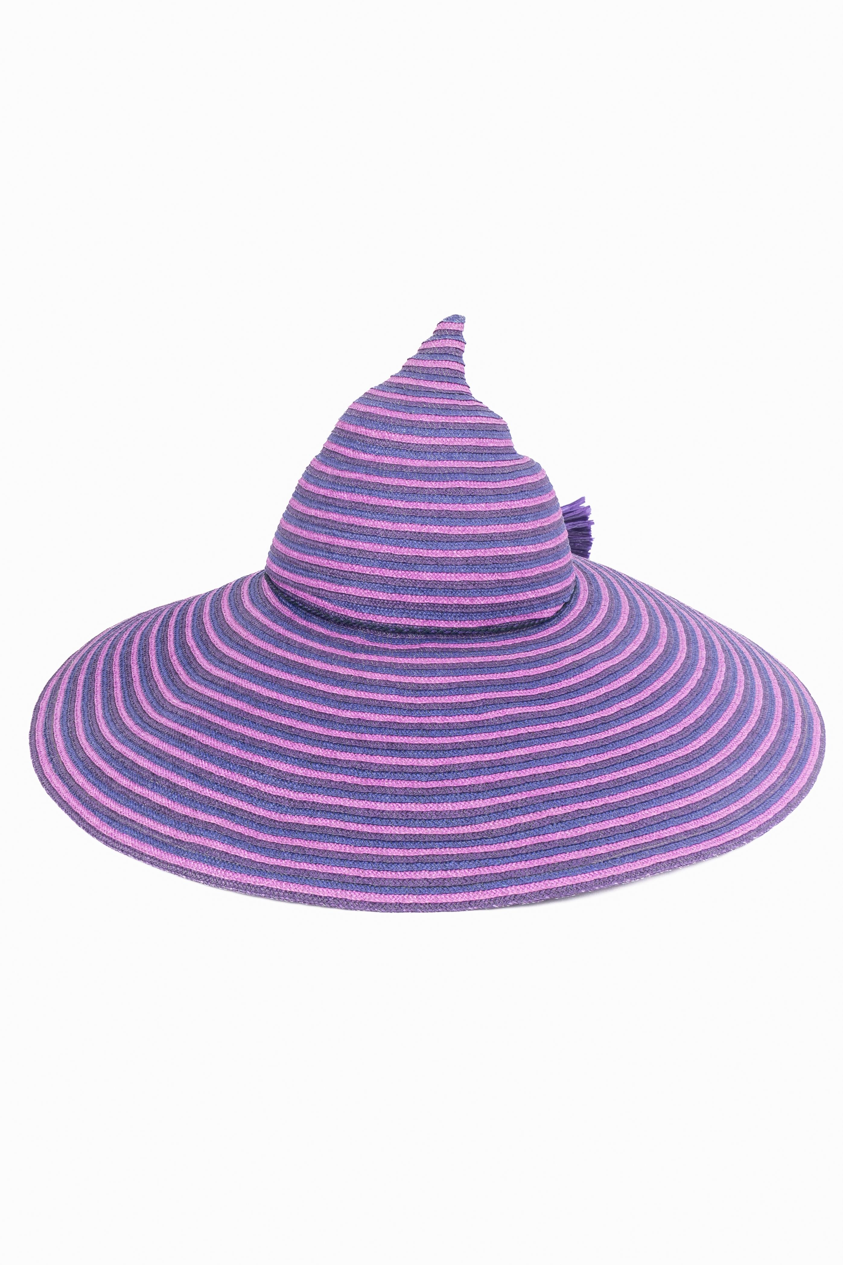 Viola Cappello di paglia Yves Saint Laurent Sfilata di moda in vendita