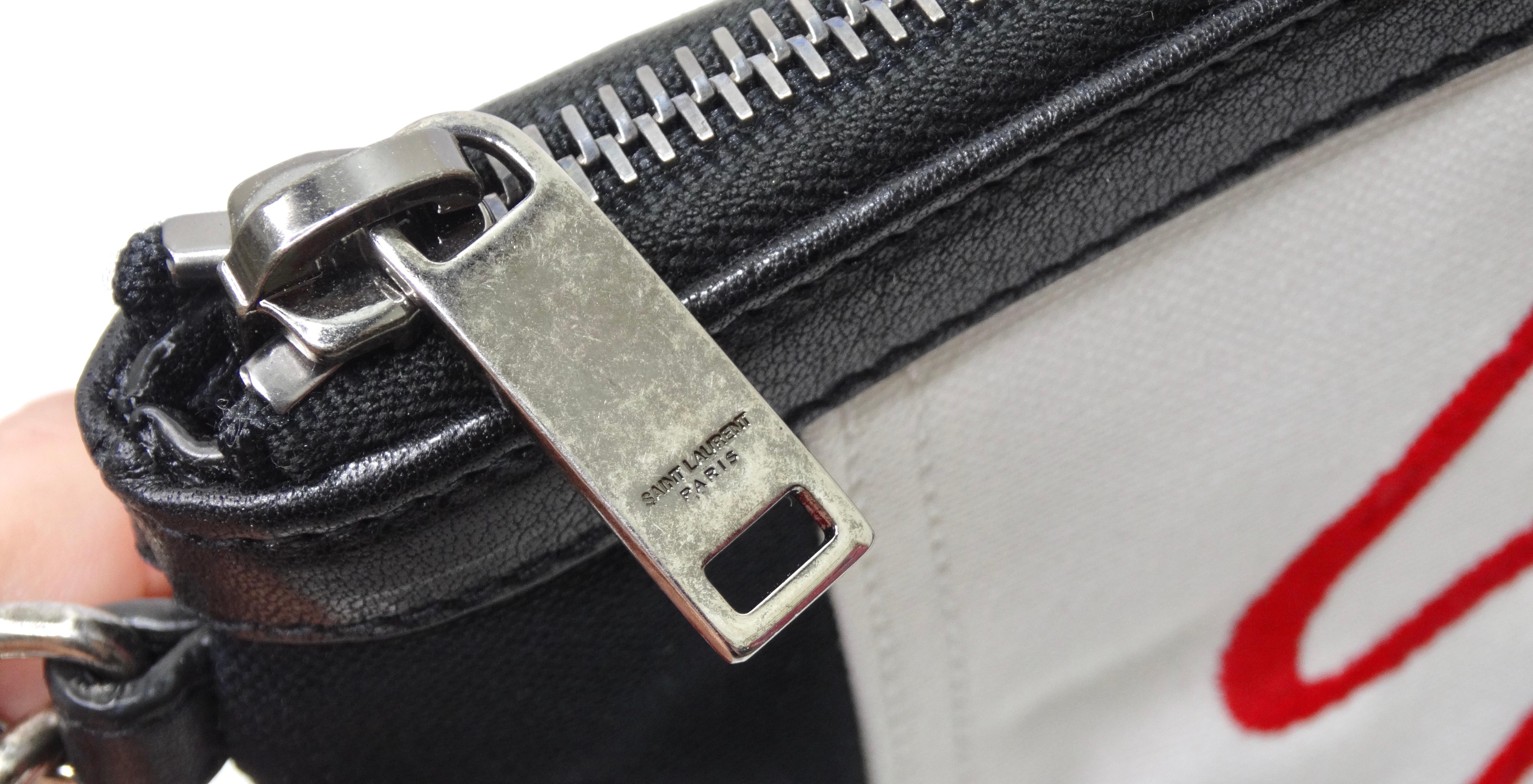 Beige Yves Saint Laurent - Pochette avec logo brodé et rayures en vente
