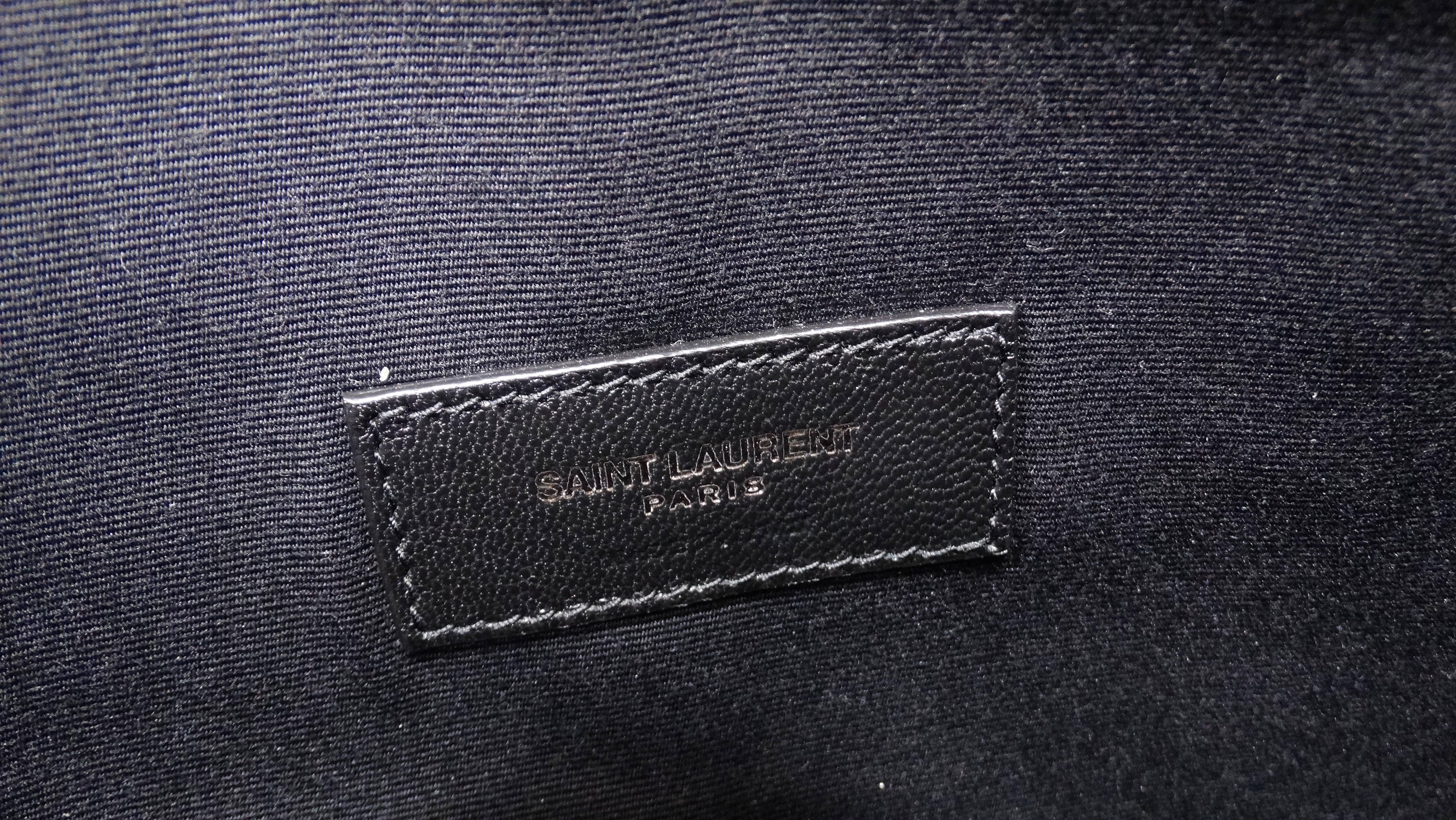 Yves Saint Laurent - Pochette avec logo brodé et rayures en vente 1