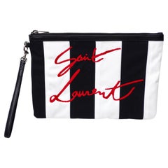 Yves Saint Laurent Gestreifte, bestickte Clutch mit Logo