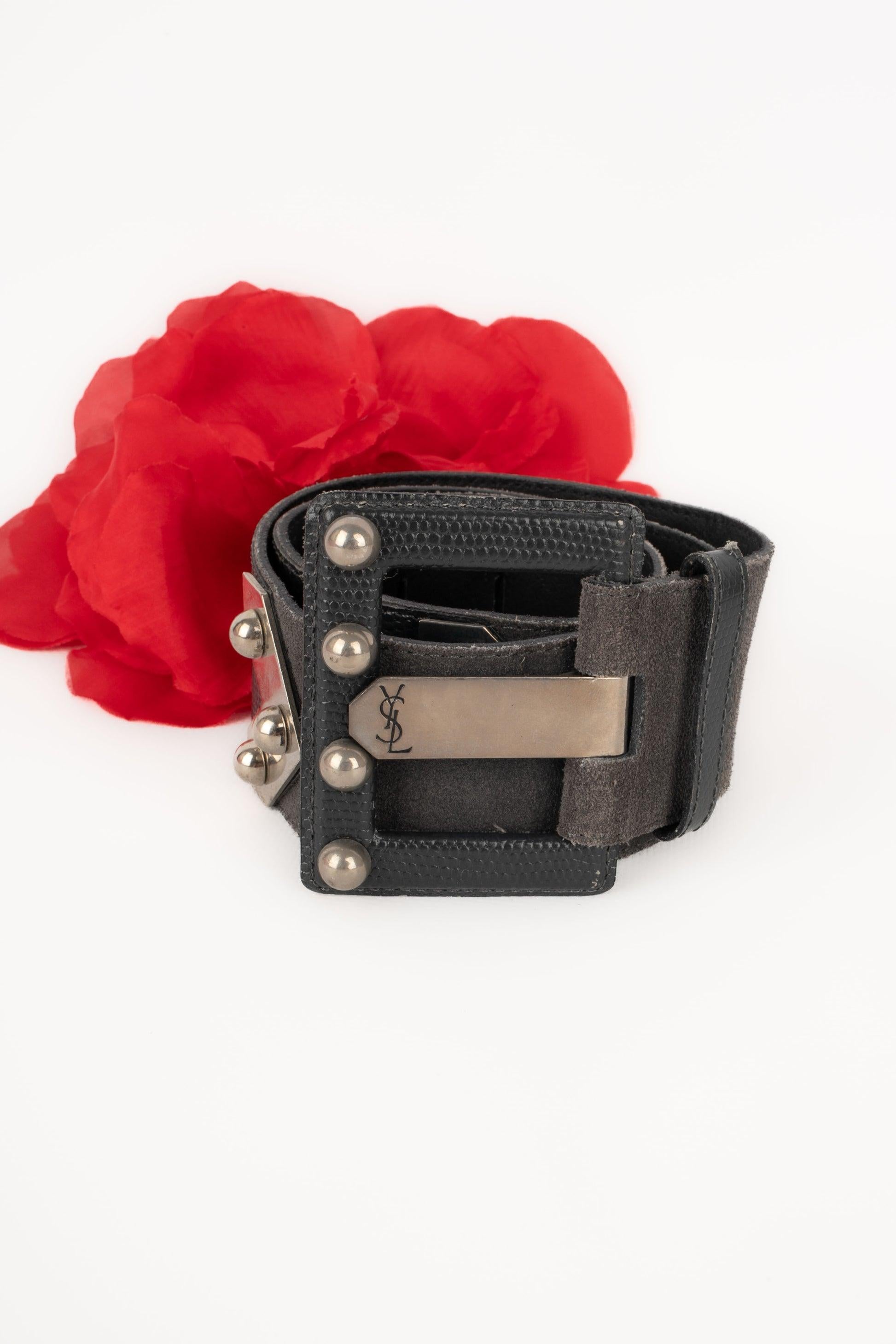 Cintura in pelle e camoscio di Yves Saint Laurent decorata con metallo argentato in vendita 3