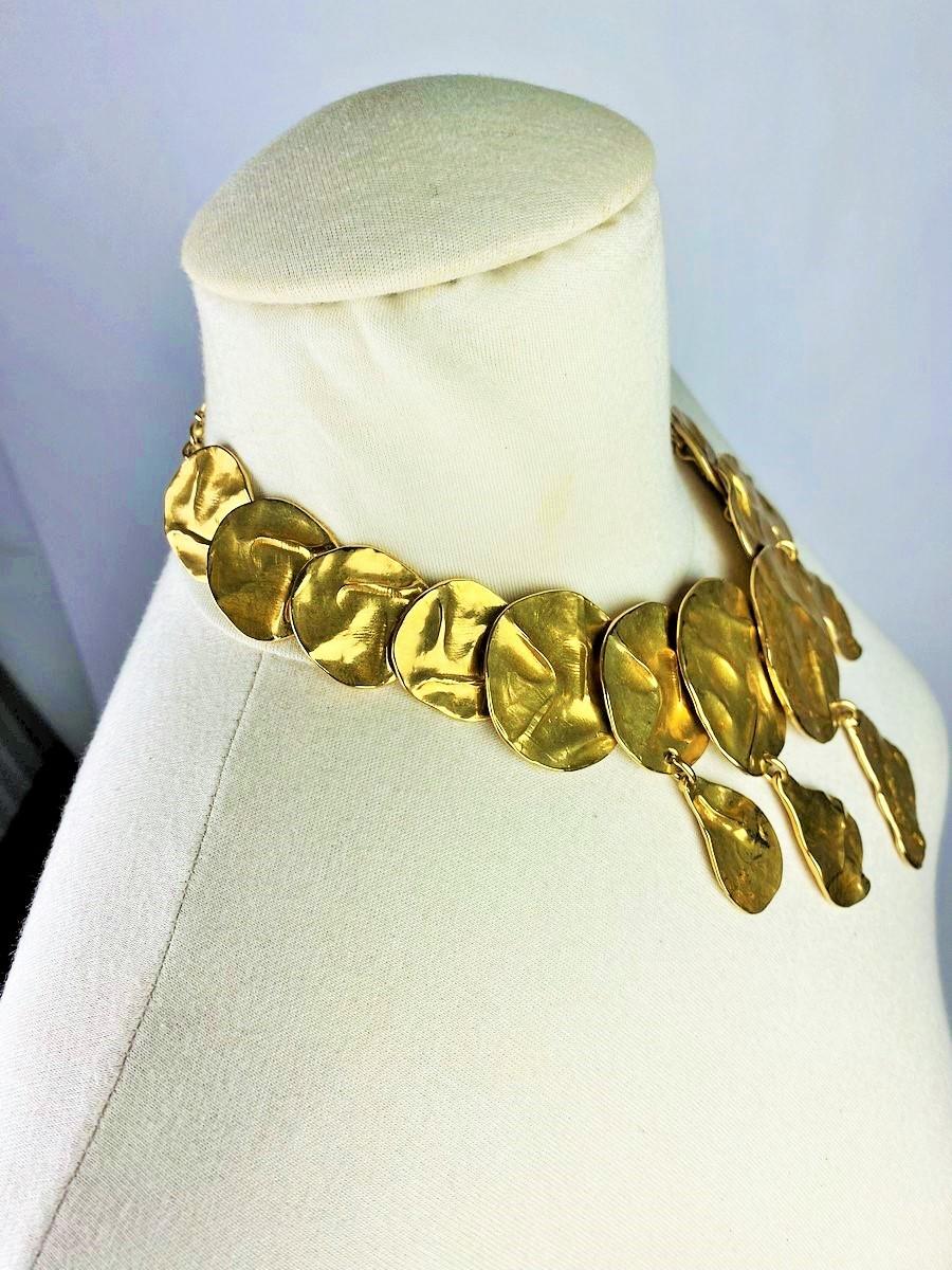 Yves Saint Laurent Sultane necklace in golden metal with its original box C.1990 For Sale 5
