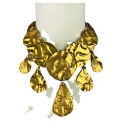 Yves Saint Laurent Sultane necklace in golden metal with its original box C.1990