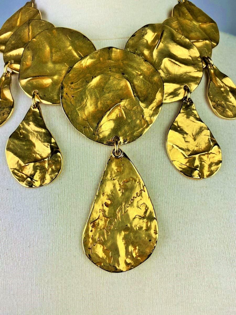 Yves Saint Laurent, collier Sultane en métal doré avec sa boîte d'origine C.1990 en vente 1