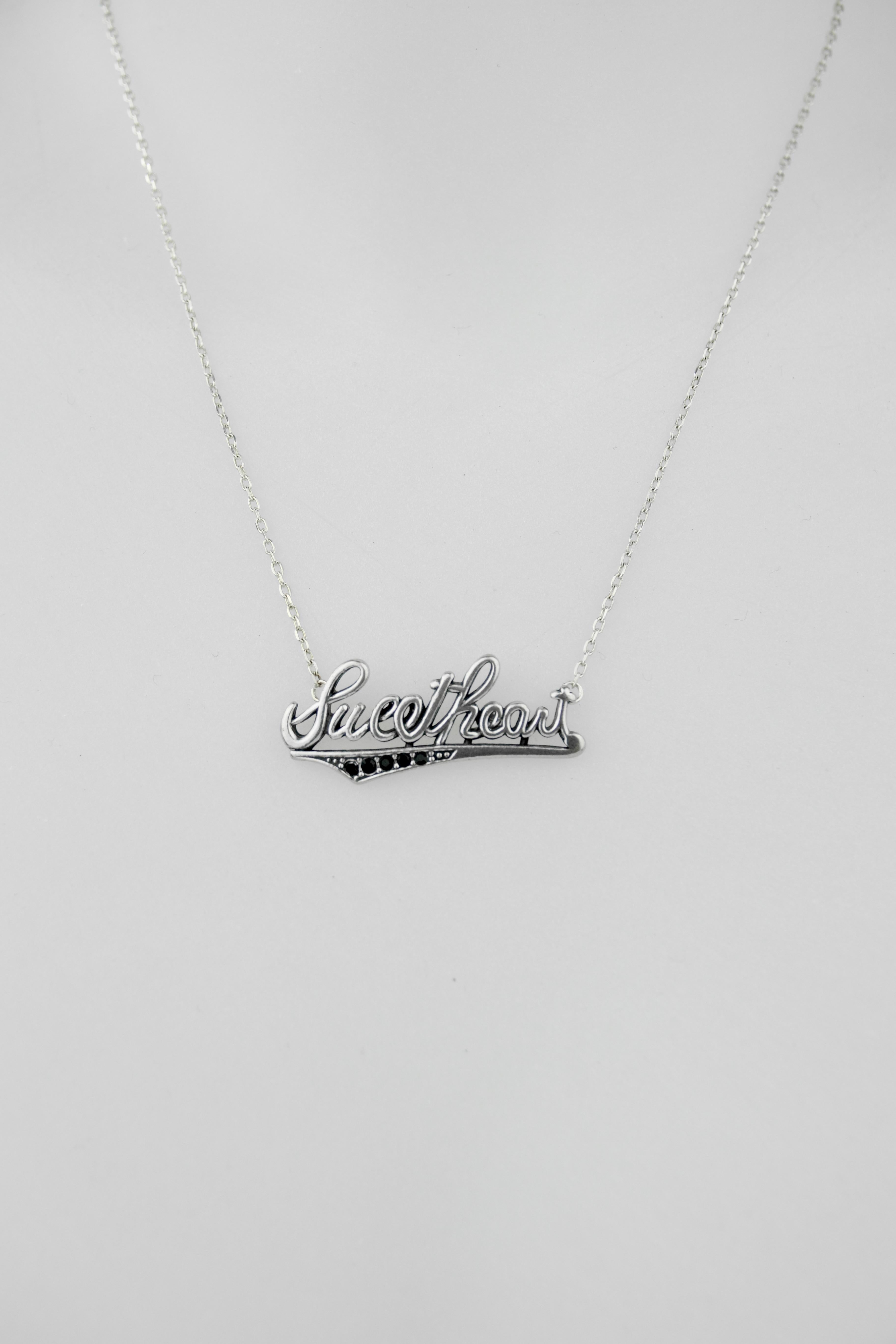 Moderno Yves Saint Laurent, Collana a cuore, Argento 45cm in vendita