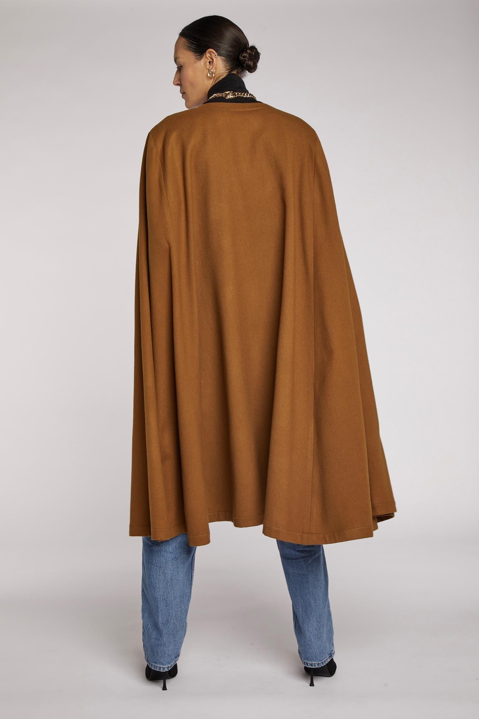 Donna Yves Saint Laurent Capo in lana tabacco anni 90 in vendita