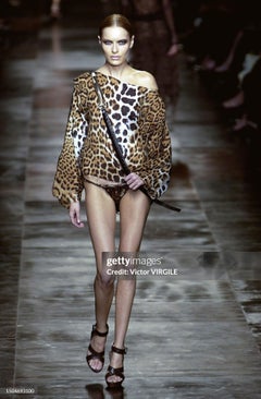 Yves Saint Laurent Tom Ford era SS 2002 Blusa de seda con estampado de leopardo y manga larga