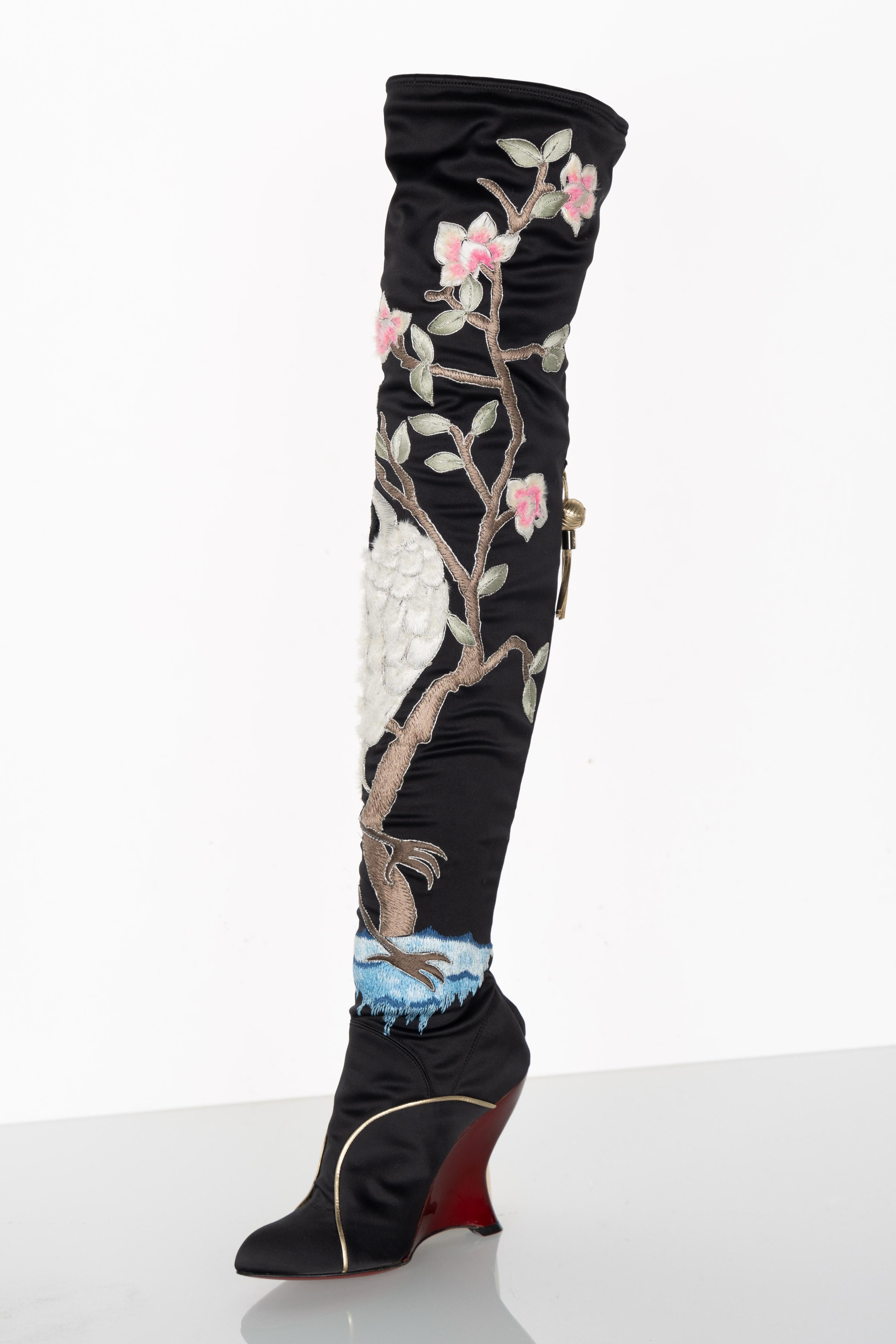 Yves Saint Laurent Tom Ford F/W 2004 Silk Embroidered Boots YSL Size 35.5 / 5.5 In Excellent Condition For Sale In Boca Raton, FL