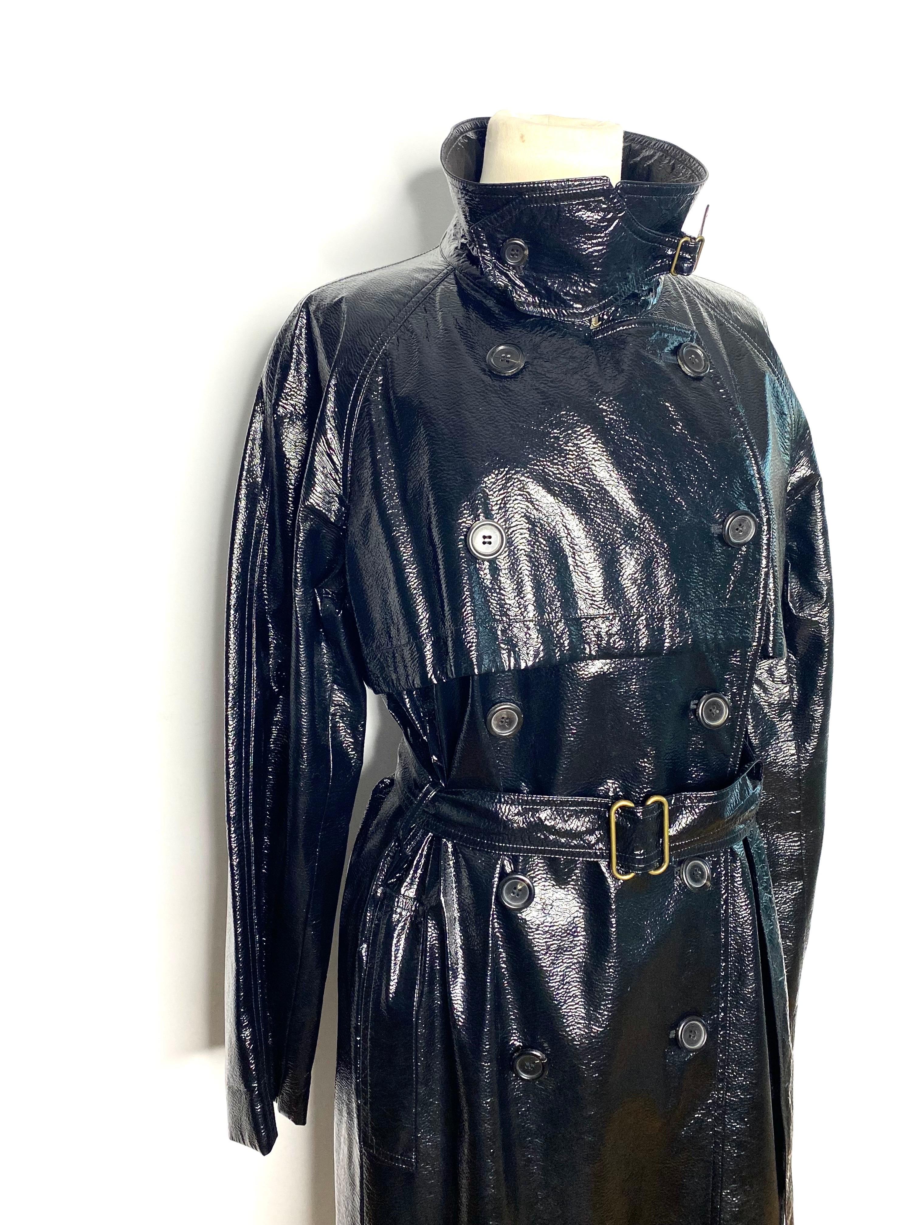 Yves saint laurent trench coat circa 1990 black patent In Good Condition In L'ESCALA, ES