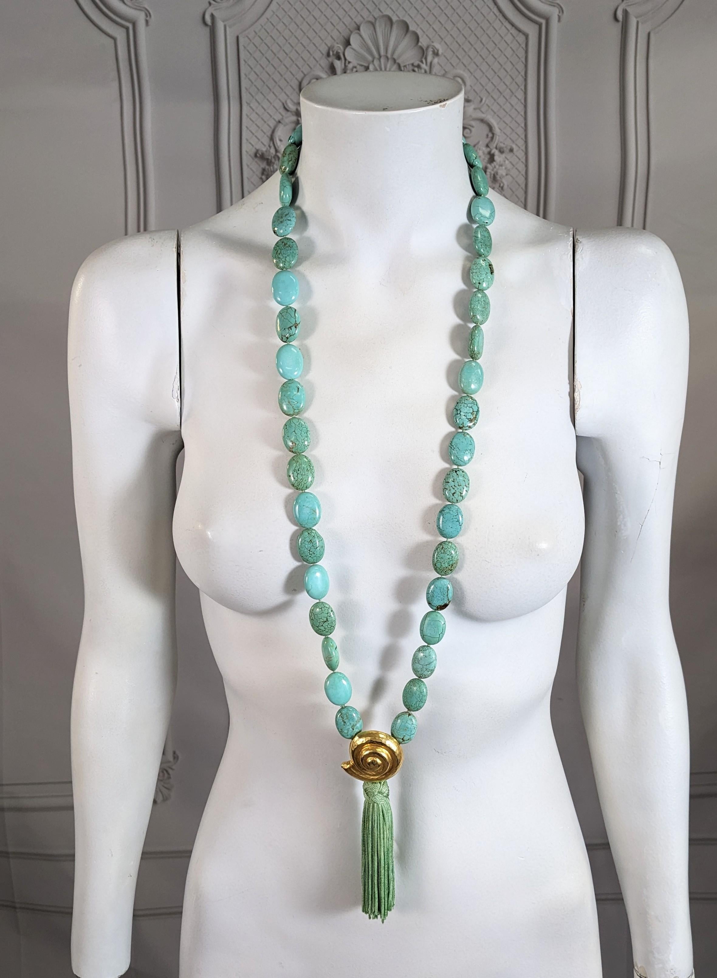 Yves Saint Laurent, collier de perles turquoises et dorées en forme de coquille de nautile en vente 1