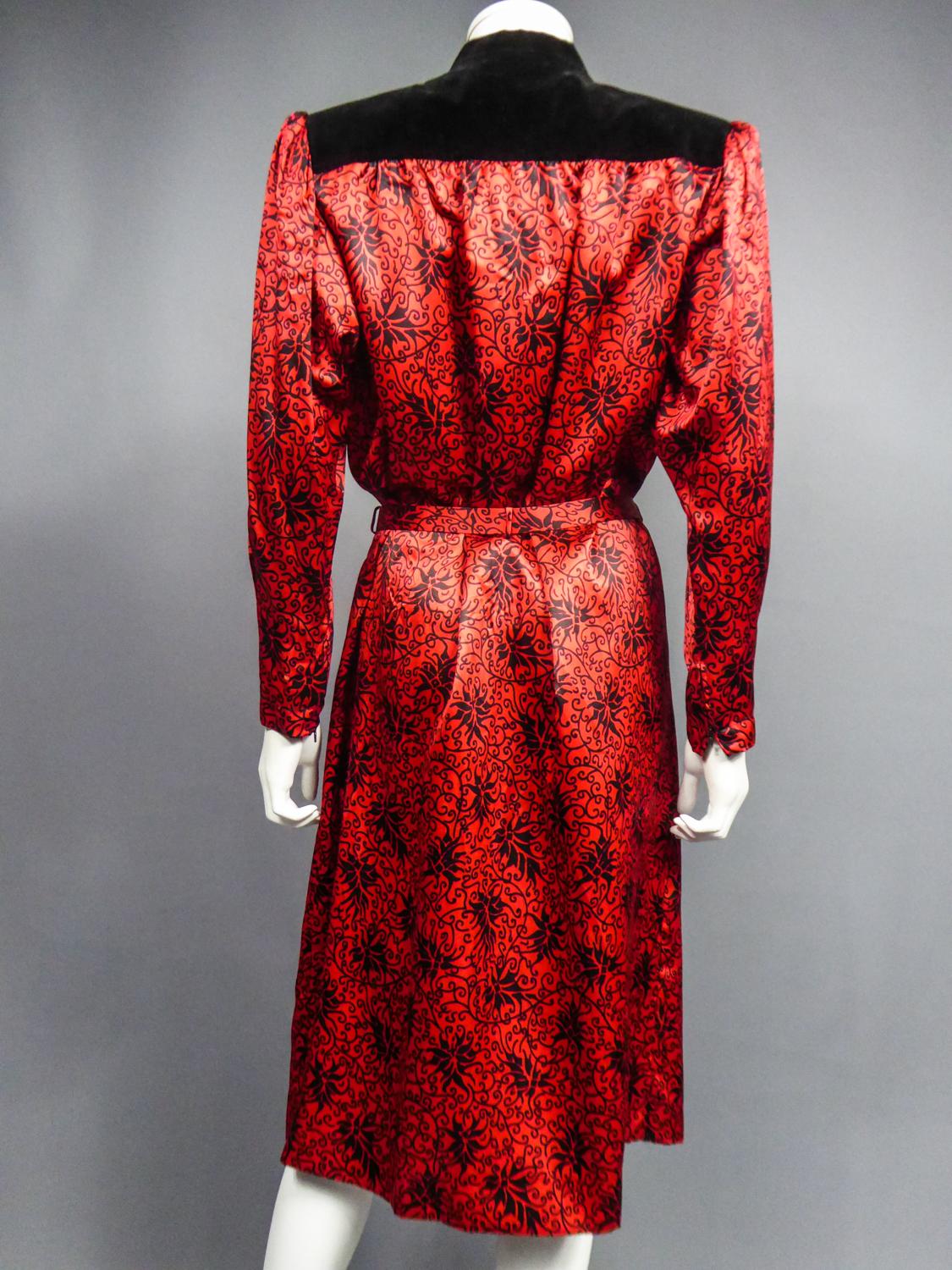 Yves Saint Laurent Variation Blouse Dress in Printed Satin Circa 1990 For Sale 7